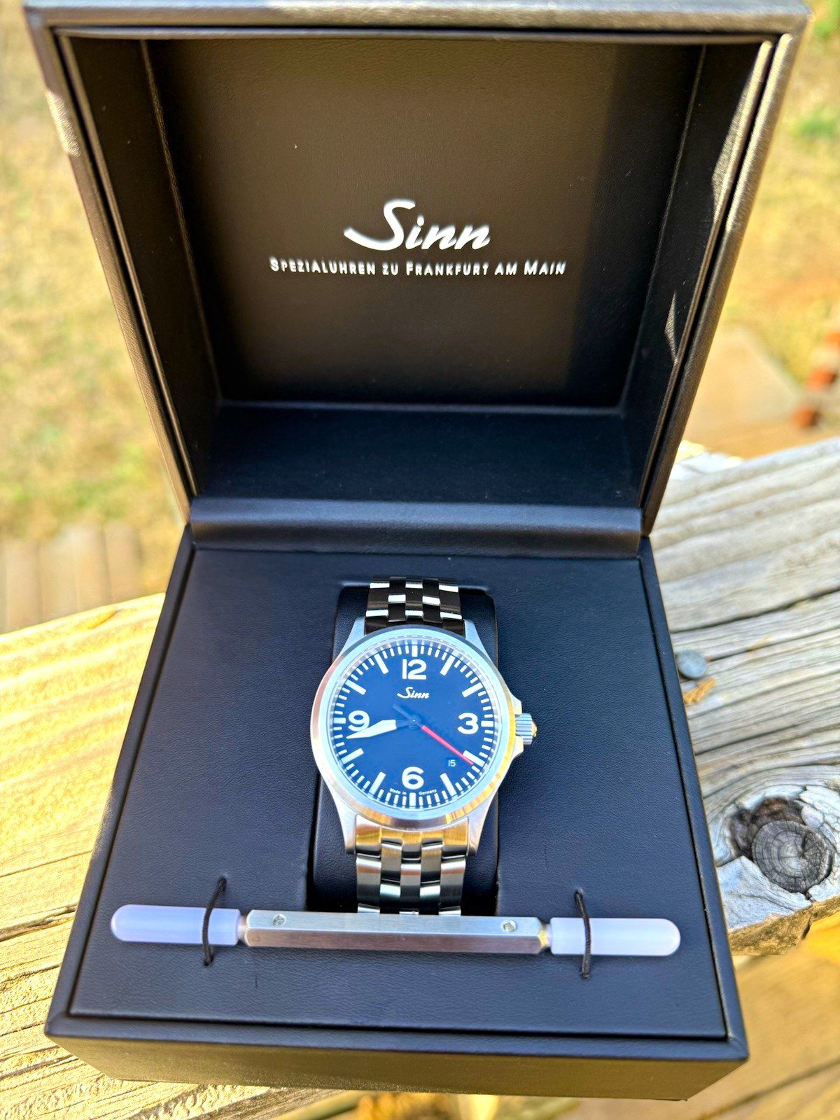 Sinn 556 A RS Men\'s Automatic Black Dial 38mm Steel Bracelet 200m Box Papers