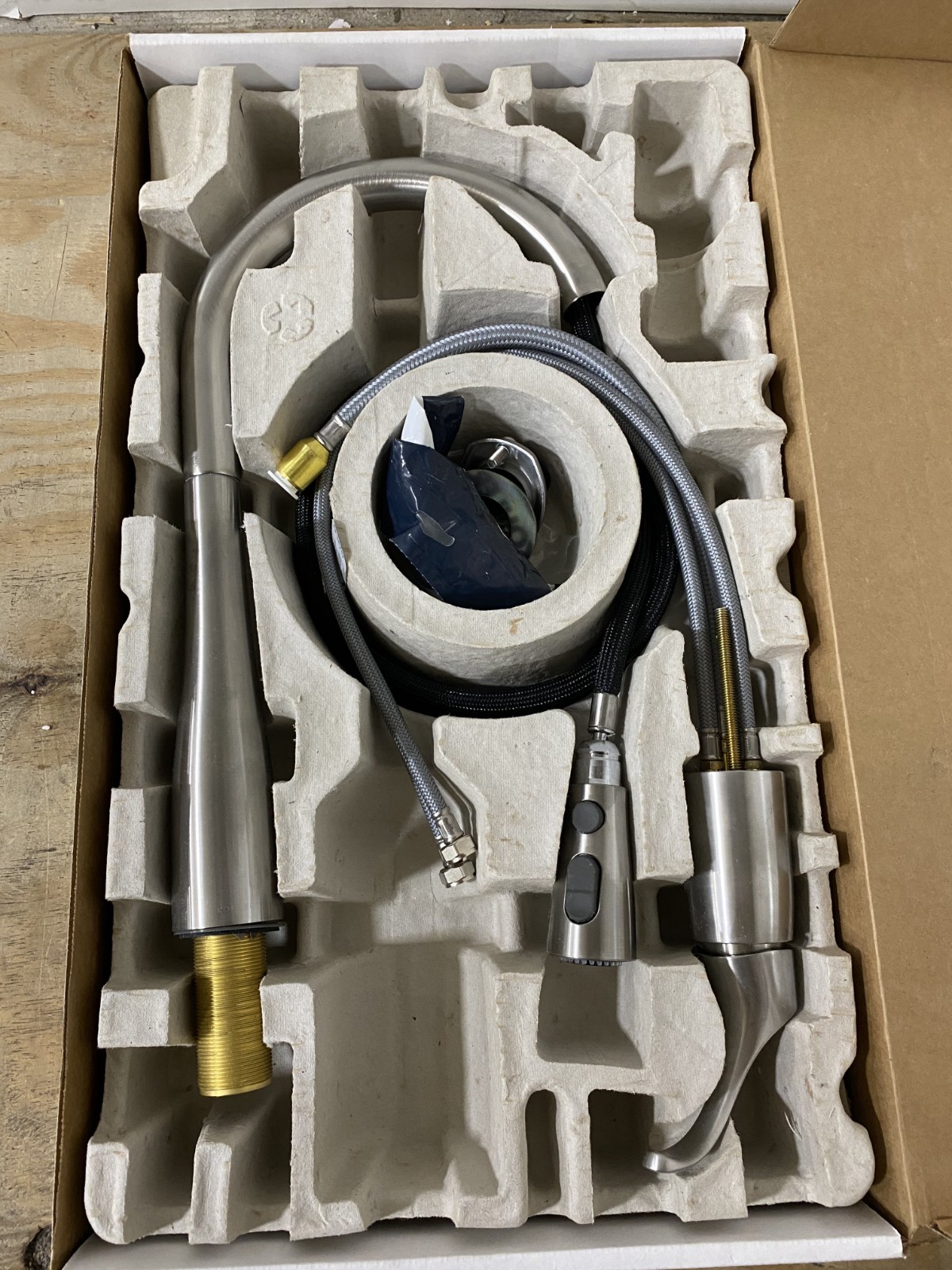 Kohler K-647-VS Simplice Two-Hole Kitchen Sink Faucet, Stainless Steel *READ* Kohler K-647-VS Simplice Two-Hole Kitchen Sink Faucet, Stainless Steel *READ*