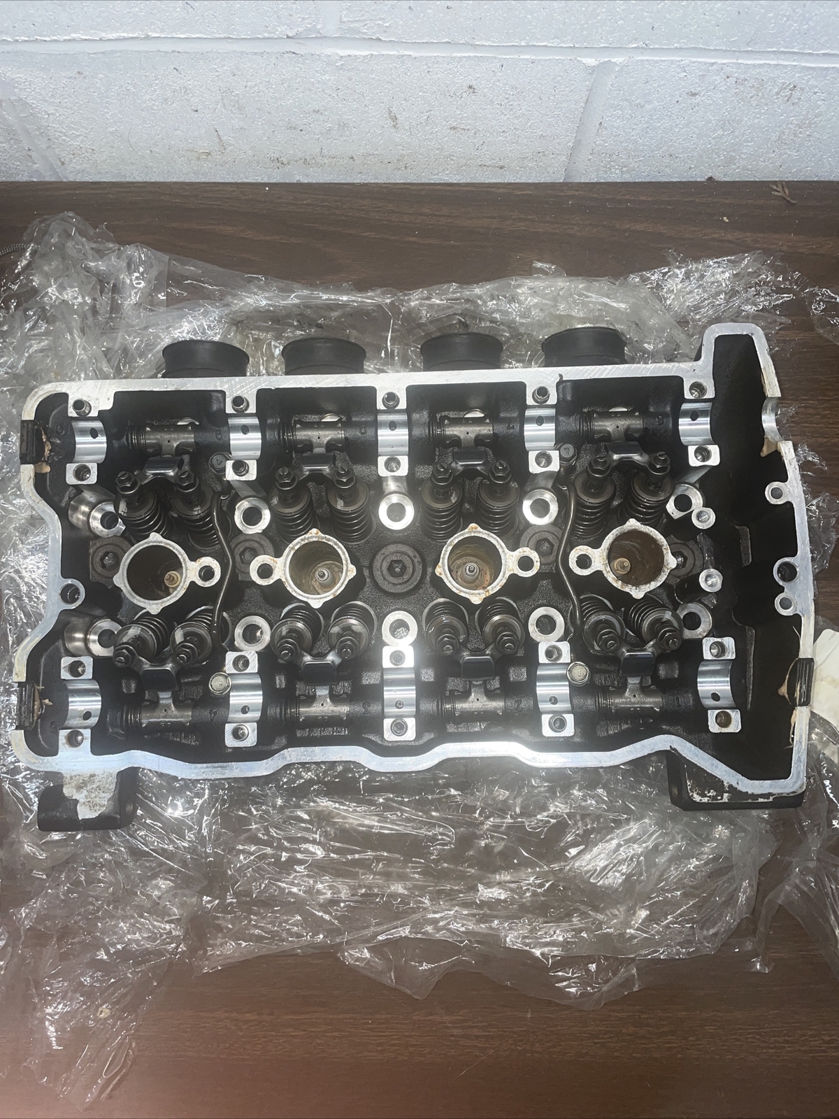 86 Kawasaki Gpz 1000 OEM Nice CYLINDER HEAD 86 Kawasaki Gpz 1000 OEM Nice CYLINDER HEAD