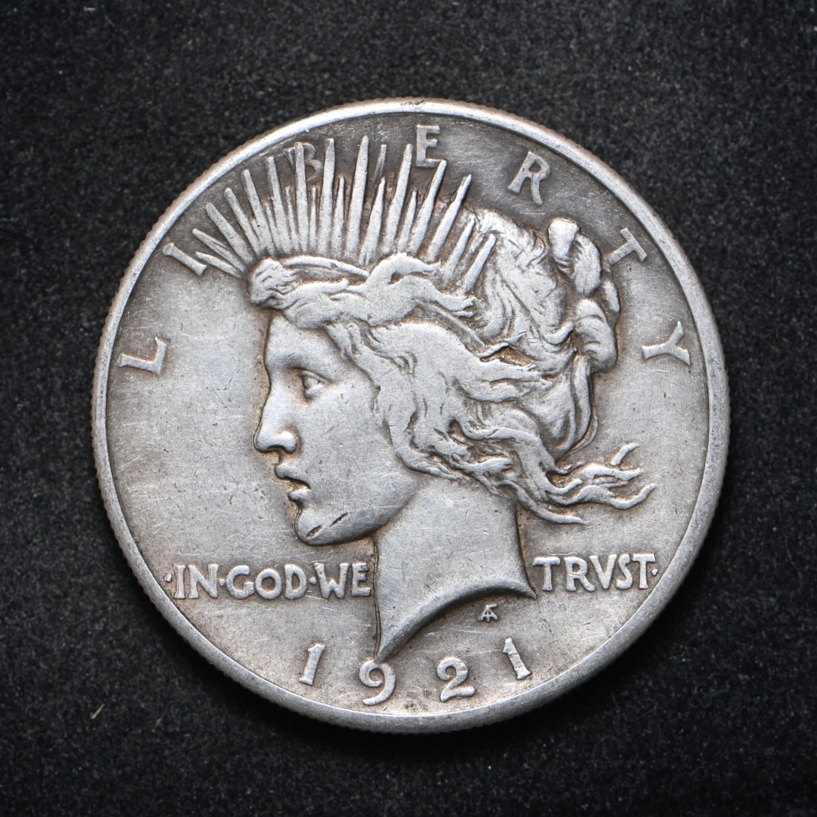 1921 Peace Silver Dollar Initials on REV (cn17569)