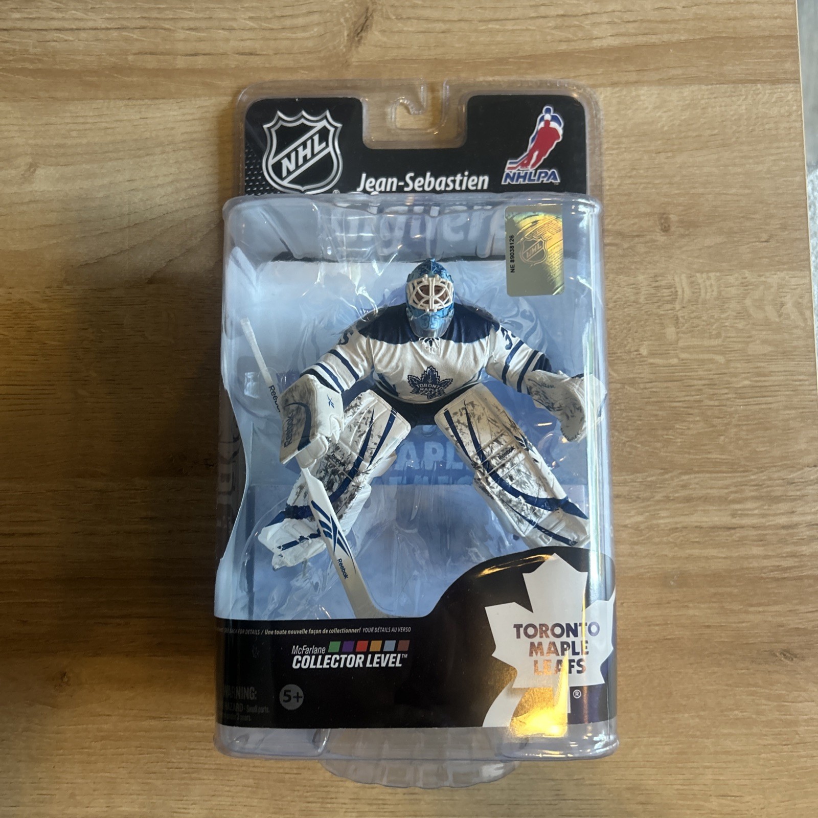 McFarlane NHL Jean-Sebastien Giguere Toronto Maple Leafs Series 26 Figurine McFarlane NHL Jean-Sebastien Giguere Toronto Maple Leafs Series 26 Figurine