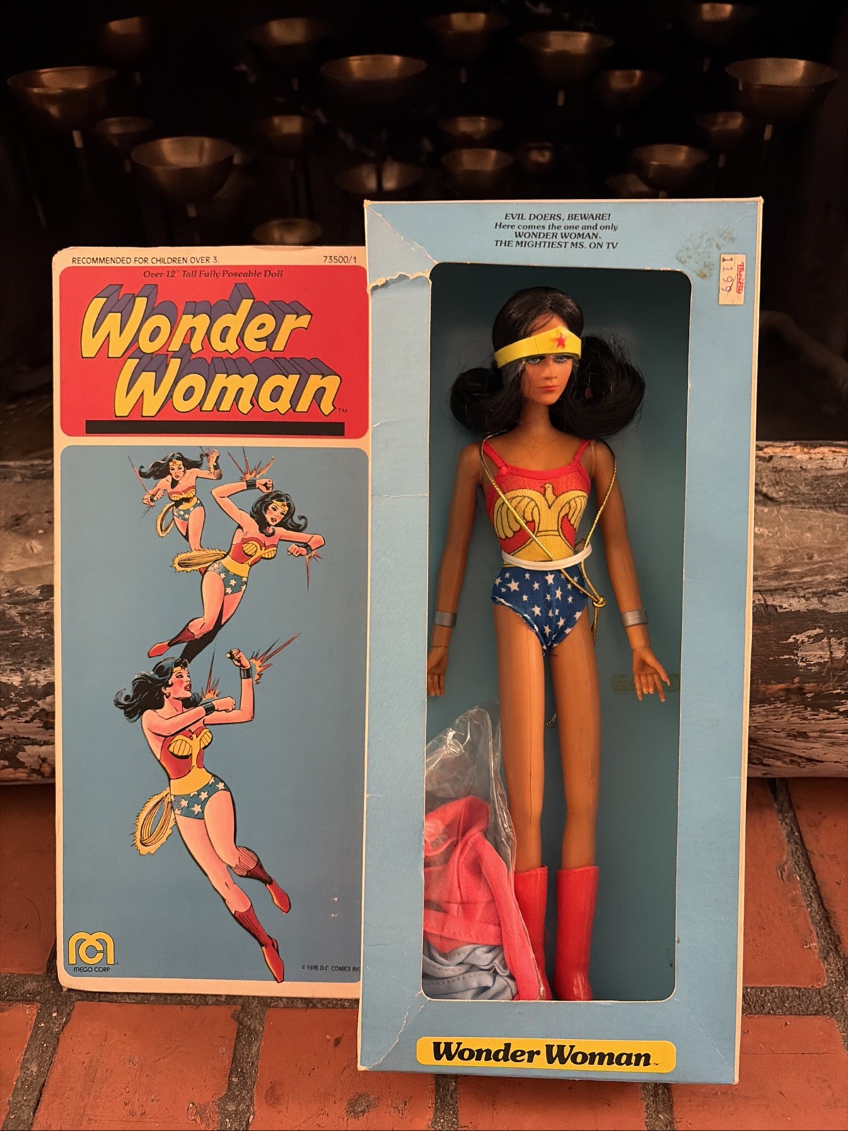 Mego Wonder Woman Complete in Box. Vintage 1976. Nice Box No Cello Mego Wonder Woman Complete in Box. Vintage 1976. Nice Box No Cello