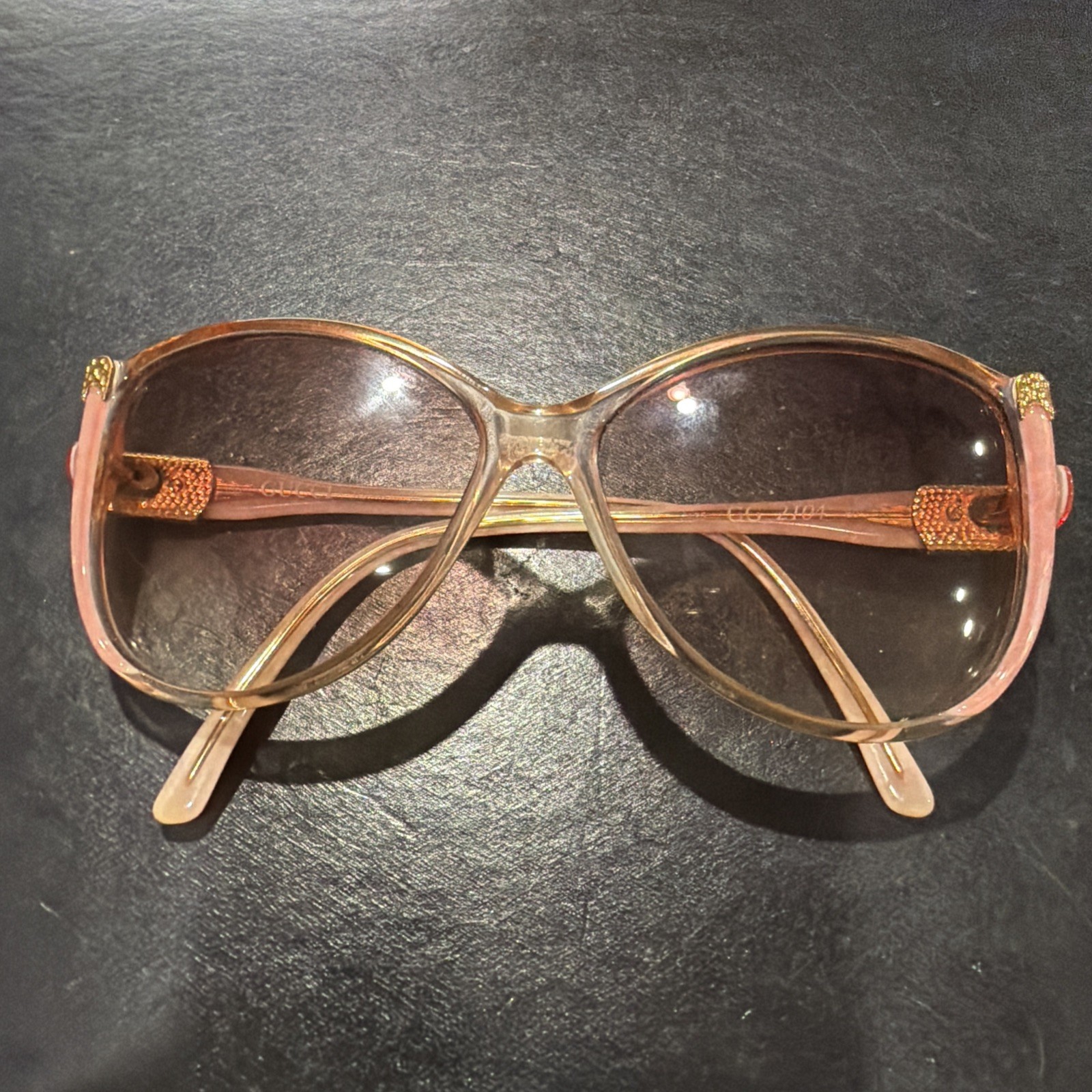Vintage Gucci GG 2704 Pink Sunglasses Gold GG Logo Designer Eyewear Italy Y2K