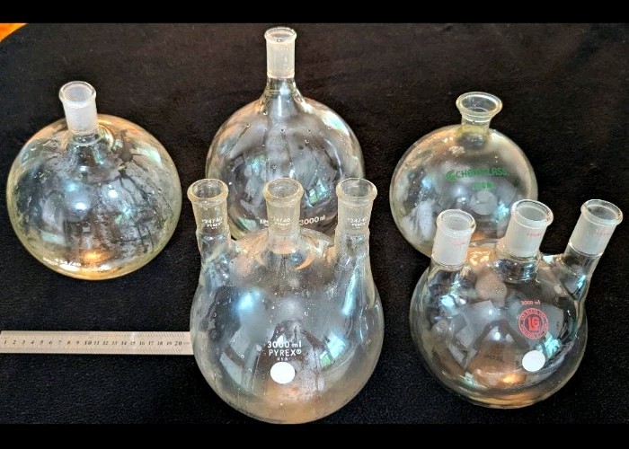 Lot of 5 Lab Glassware Flasks - Pyrex, Kimax, Chemglass
