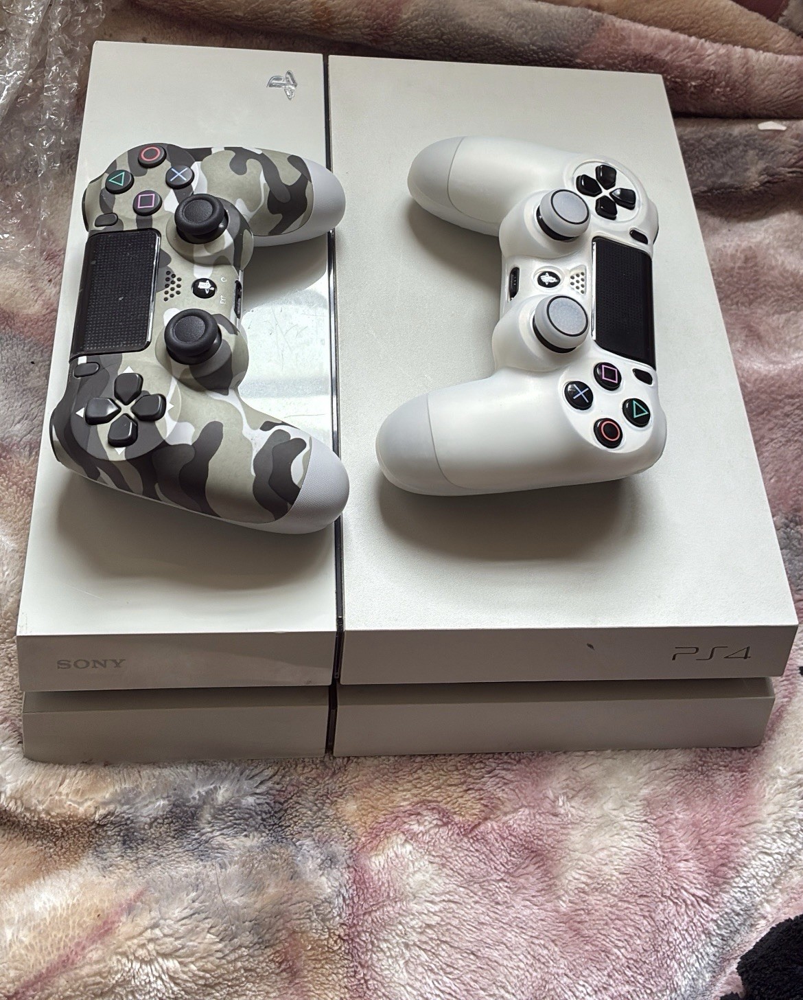 Sony PlayStation 4 Console Bundle 2 Controllers HDMI/USB Cables + 6 Games