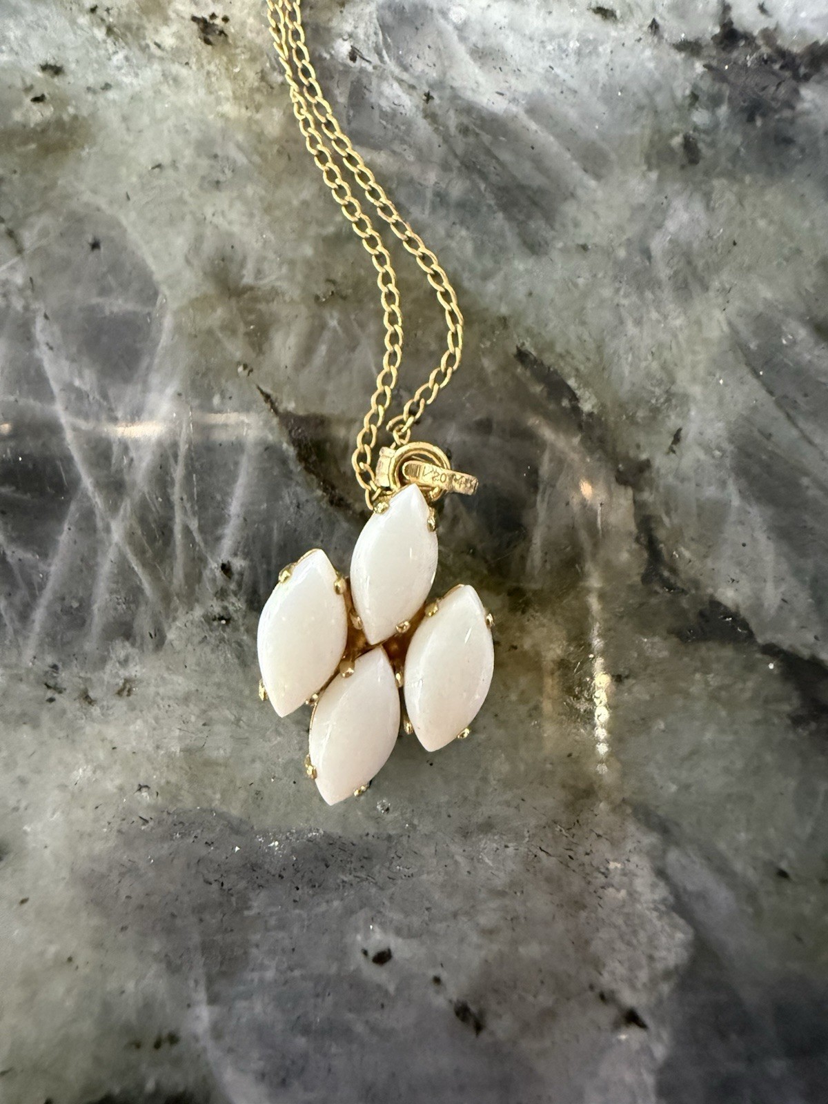 16 Inch 14 Karat Gold Filled Box Chain With Opal Stone Pendant Weight 0.18 Grams 16 Inch 14 Karat Gold Filled Box Chain With Opal Stone Pendant Weight 0.18 Grams
