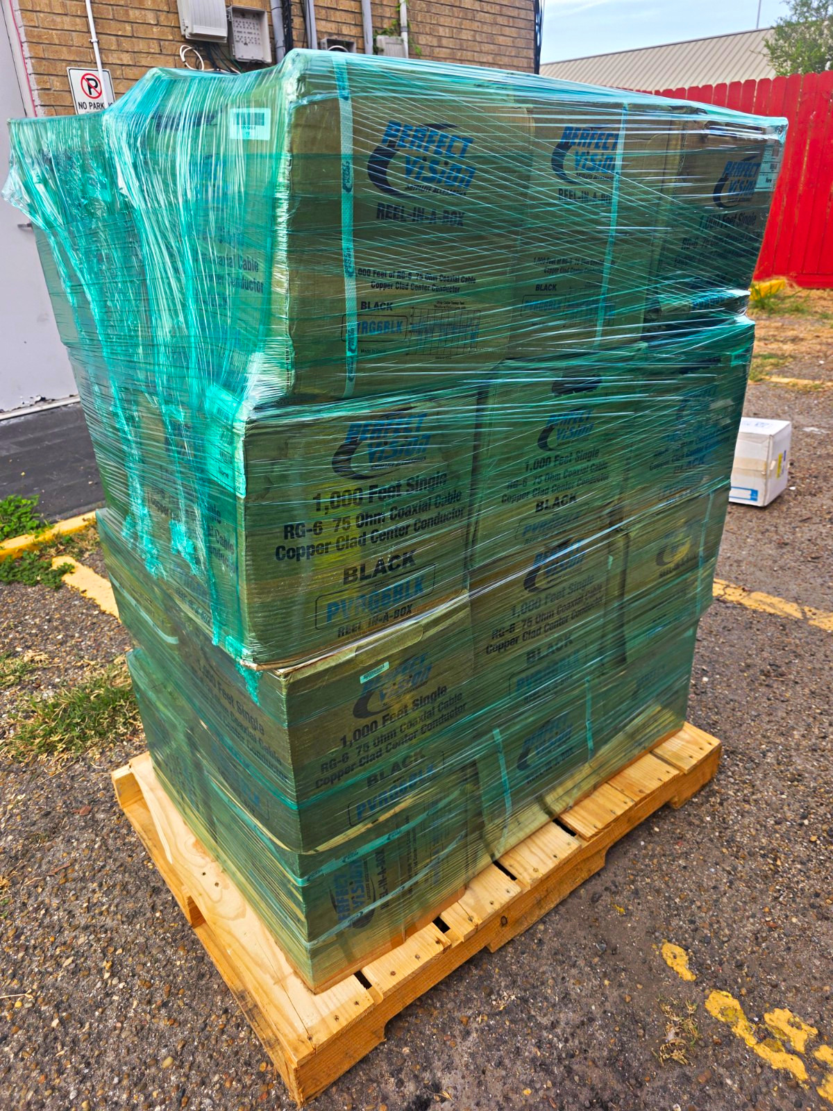 LOT of 24 RG-6. 75 Ohm Coaxial Cable 1000 ft Copper-Clad on a PALLET LOT of 24 RG-6. 75 Ohm Coaxial Cable 1000 ft Copper-Clad on a PALLET