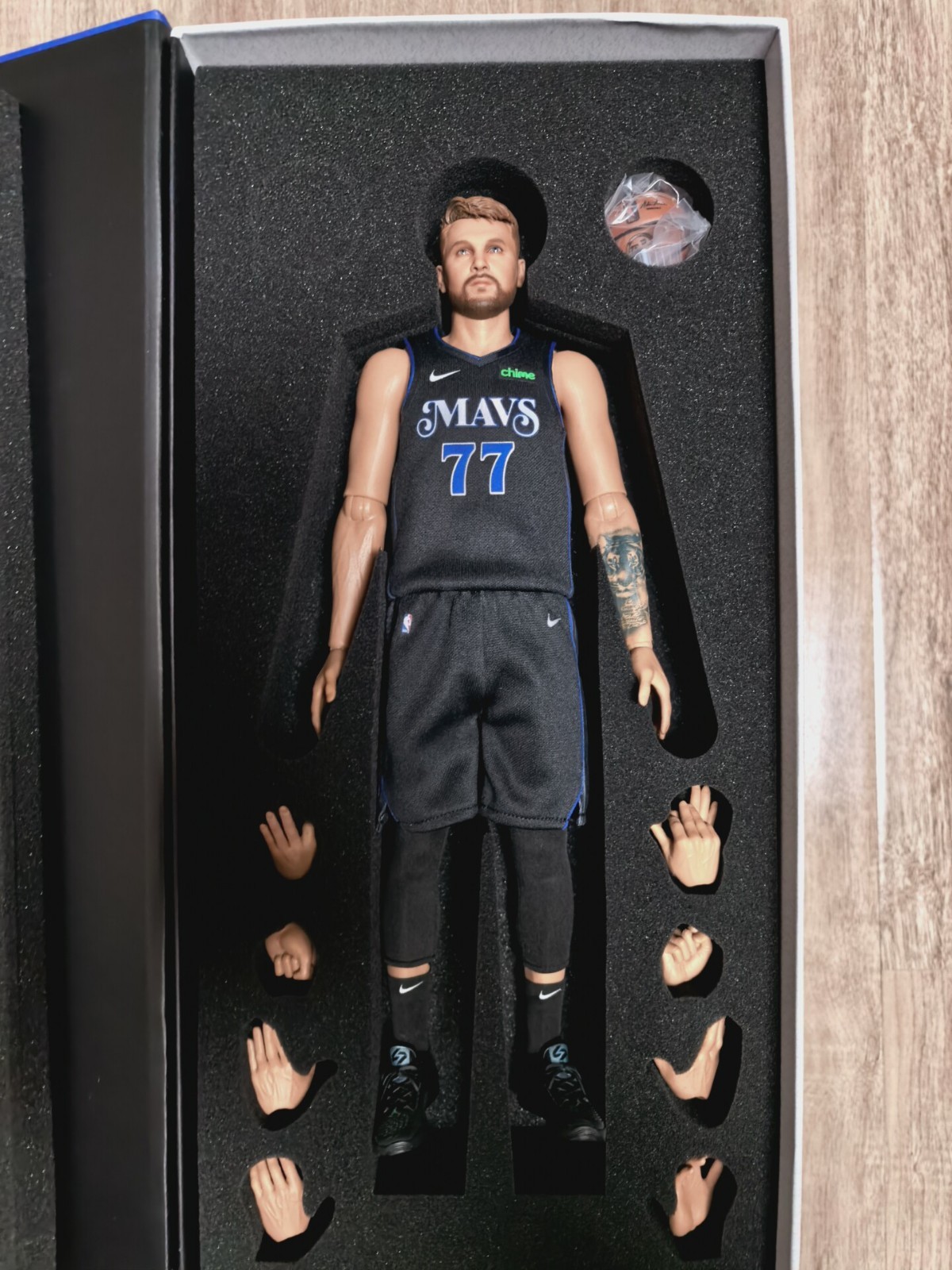 aom 1/6 Luka Dončić aom 1/6 Luka Dončić