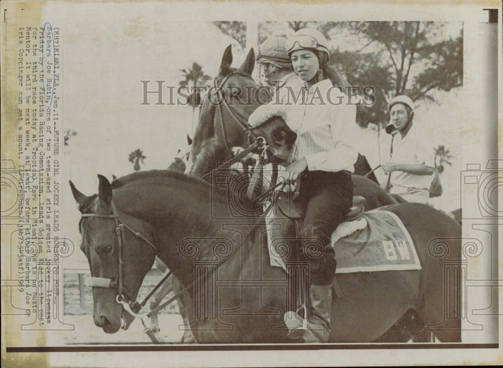 1969 Press Photo Barbara Joe Rubin Leads Horse to Post at Tropical Park, Miami
