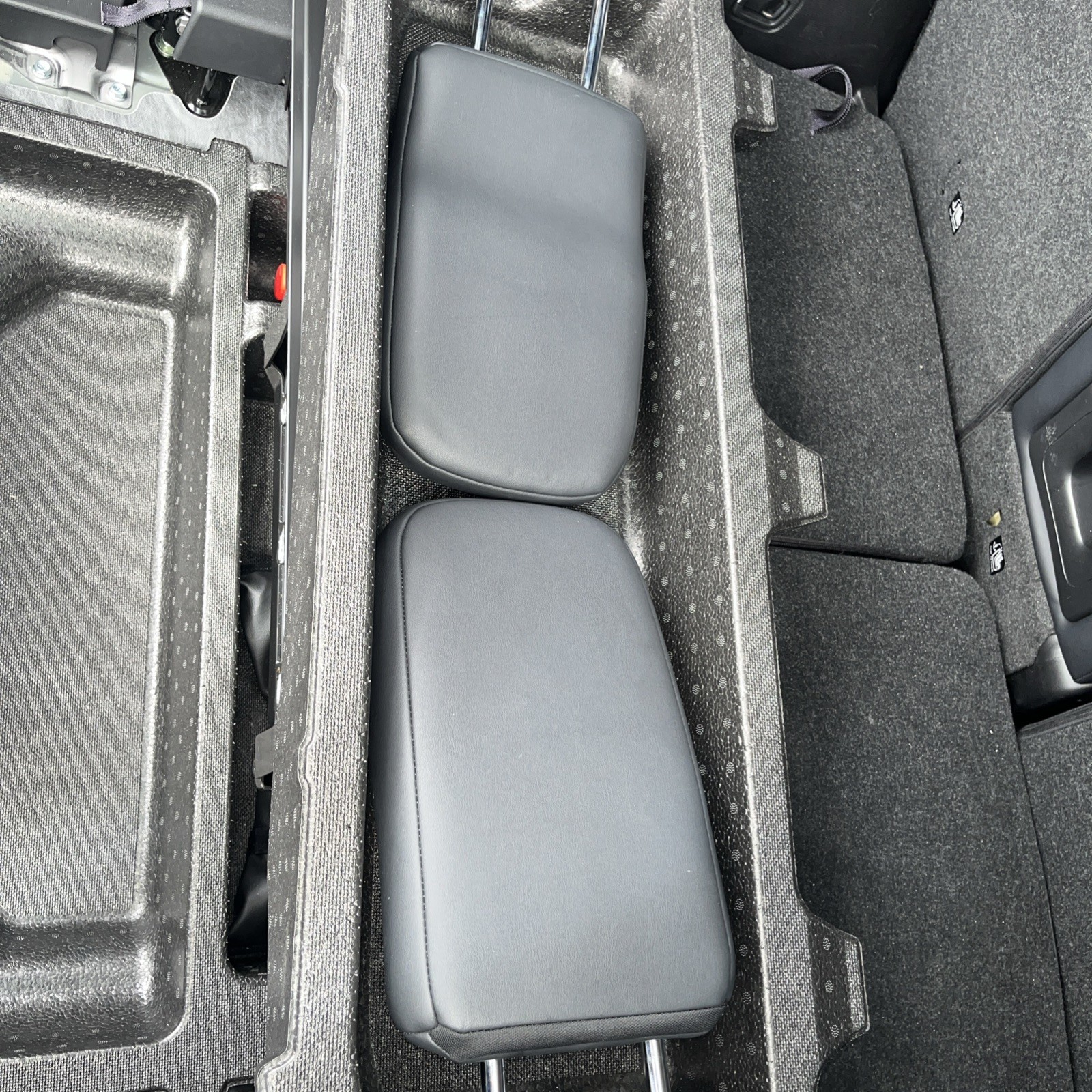 14-23 Mitsubishi Outlander Rear 3rd Third Row Head Rest Pair Black Leather OEM 14-23 Mitsubishi Outlander Rear 3rd Third Row Head Rest Pair Black Leather OEM