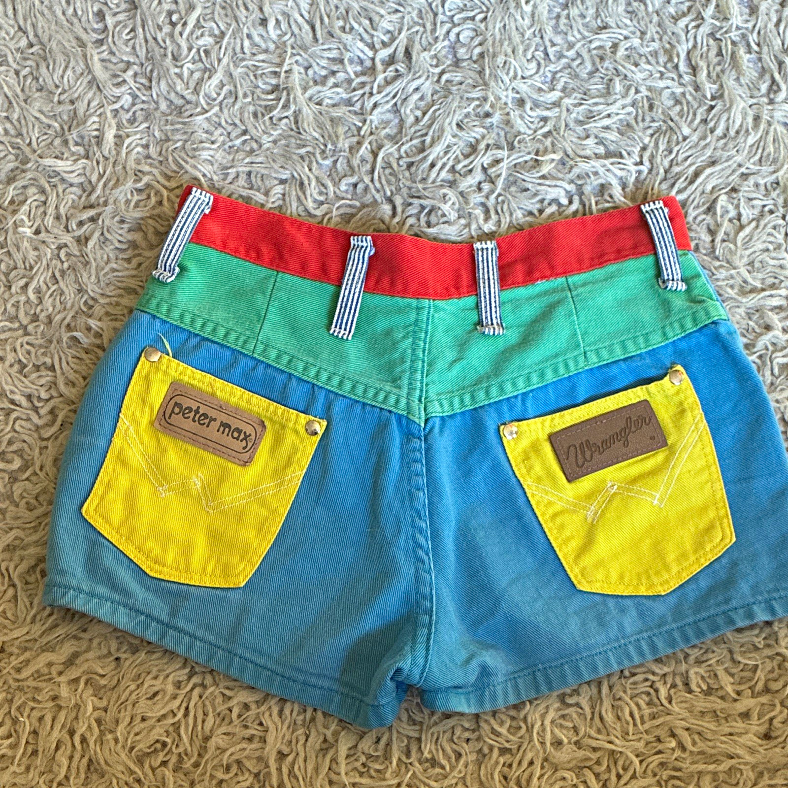 Wrangler Peter Max 70s Unisex Colorblock Cotton Shorts 7/8 Pockets Made in USA Wrangler Peter Max 70s Unisex Colorblock Cotton Shorts 7/8 Pockets Made in USA