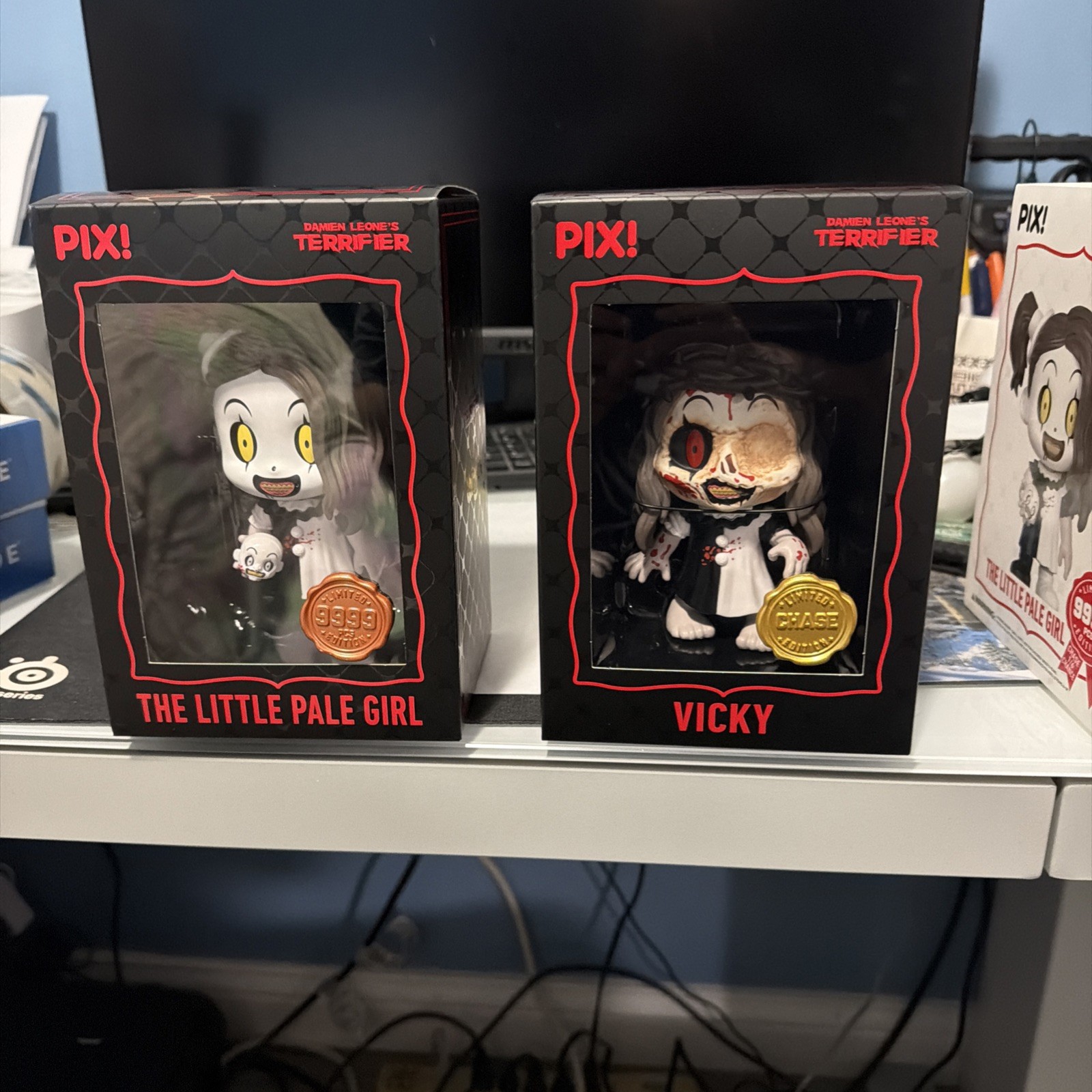 Thrilljoy PIX Terrifier Vicky Vinyl Figure Chase & pale girl set Thrilljoy PIX Terrifier Vicky Vinyl Figure Chase & pale girl set