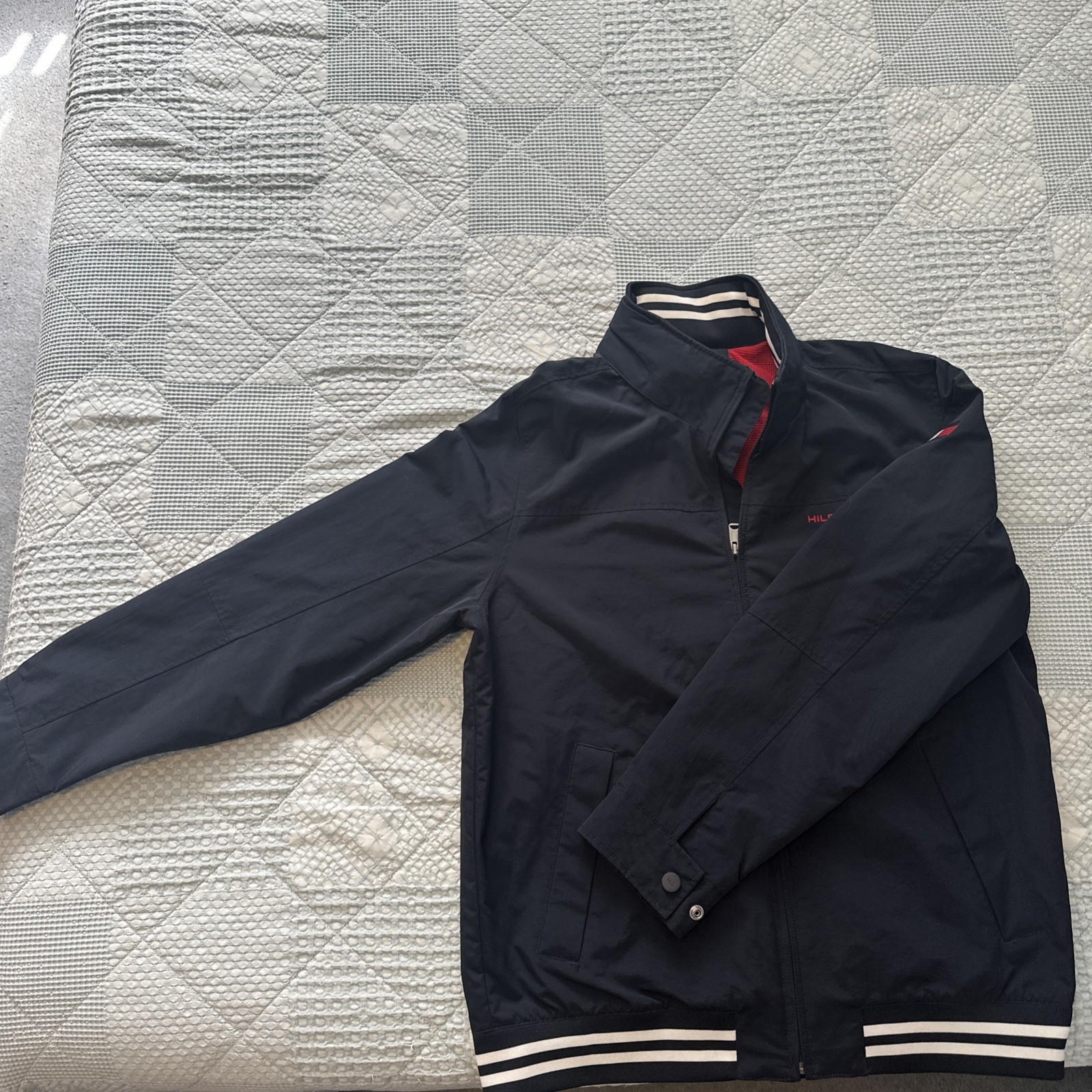 Tommy Hilfiger Windbreaker Jacket - Men\'s Size L - Blue with Red interior Tommy Hilfiger Windbreaker Jacket - Men\'s Size L - Blue with Red interior