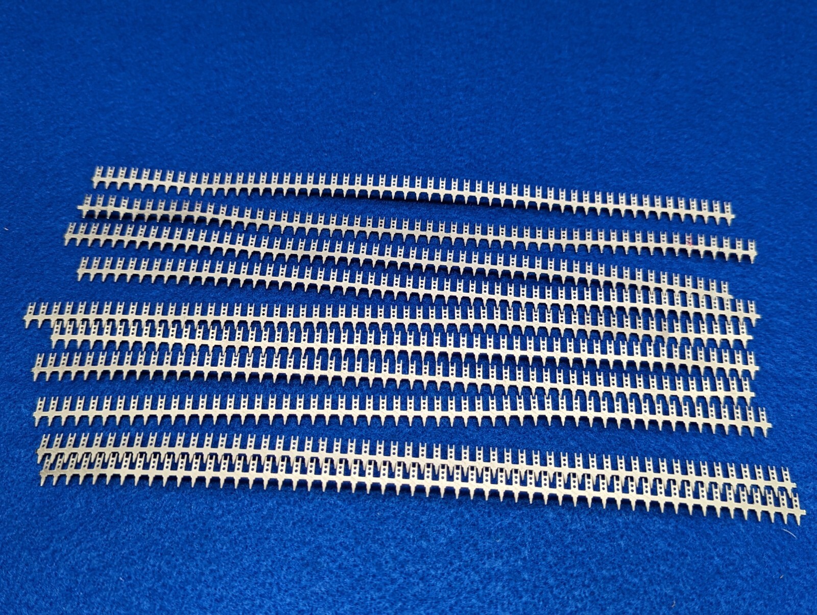 Qty (500) Amphenol 737387-2 Solder terminal / test point