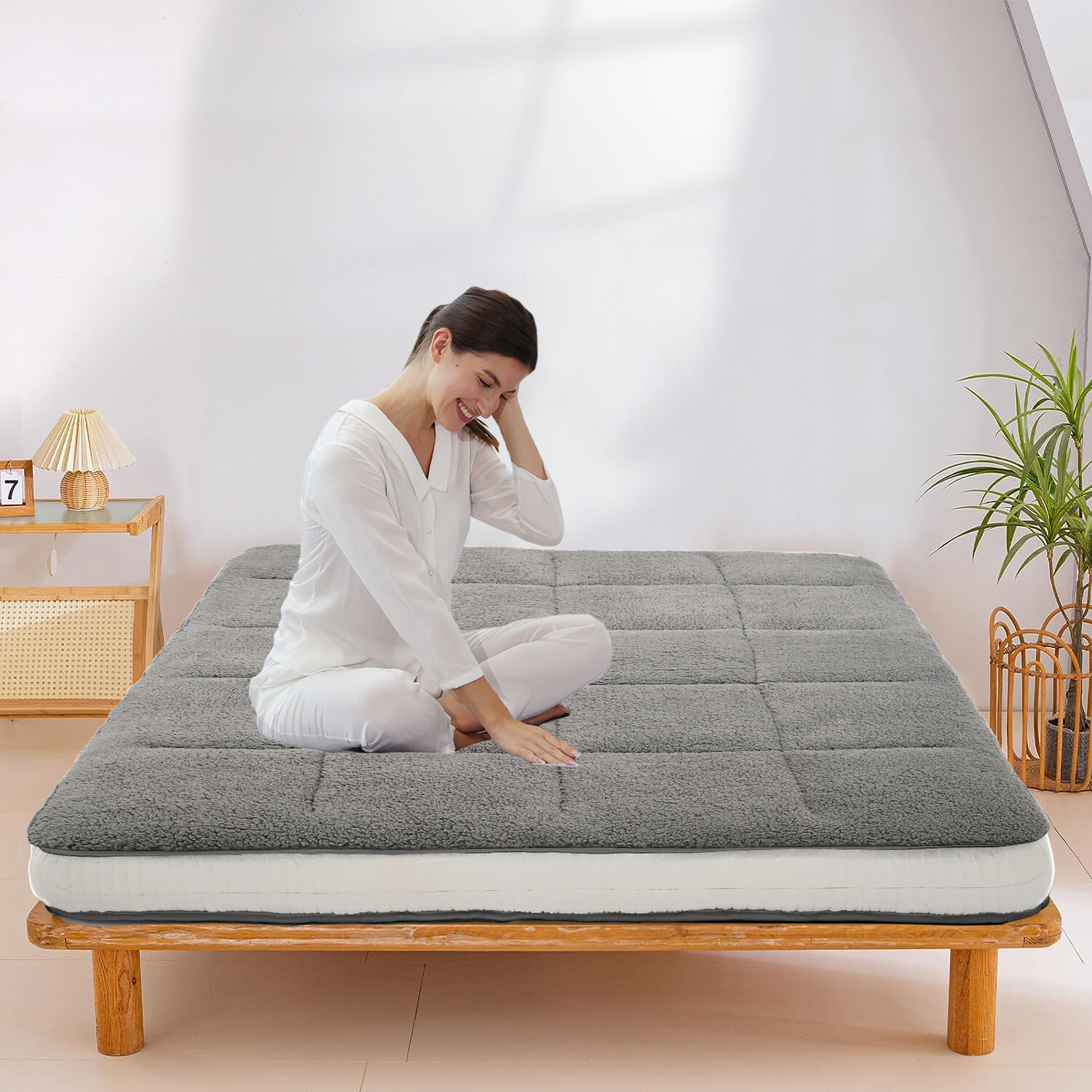 NAIZEA  Japanese Mattress Topper Quilted Fitted Mattress Sherpa Fleece Cushion