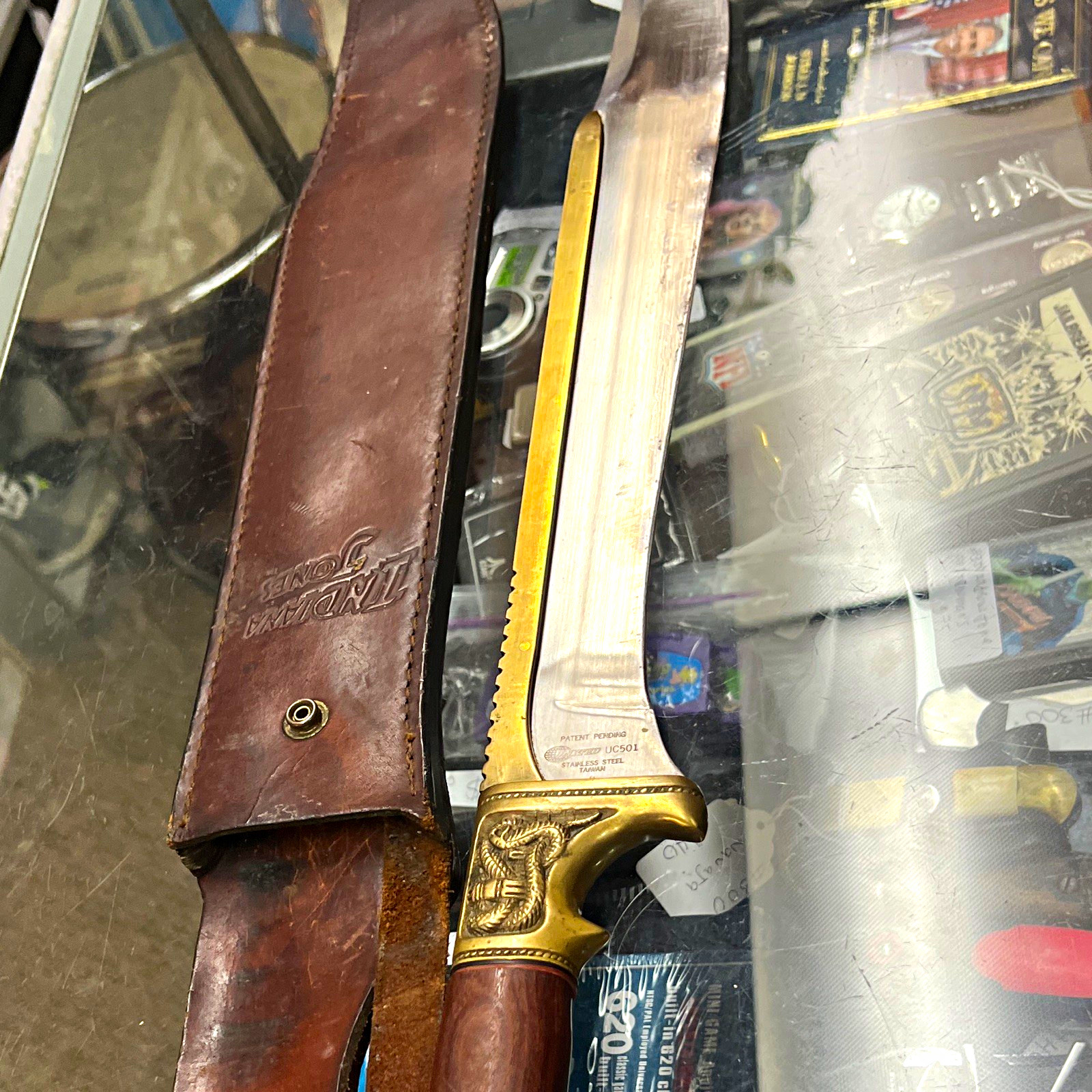 United Cutlery Indiana Jones Repro Dagger, Stainless Blade, Wood Handle