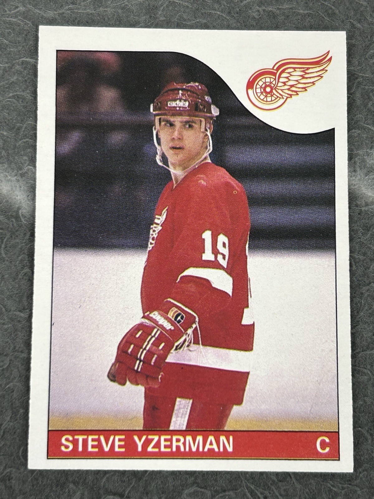 1985-86 O-Pee-Chee - Steve Yzerman #29 Detroit Red Wings HOF