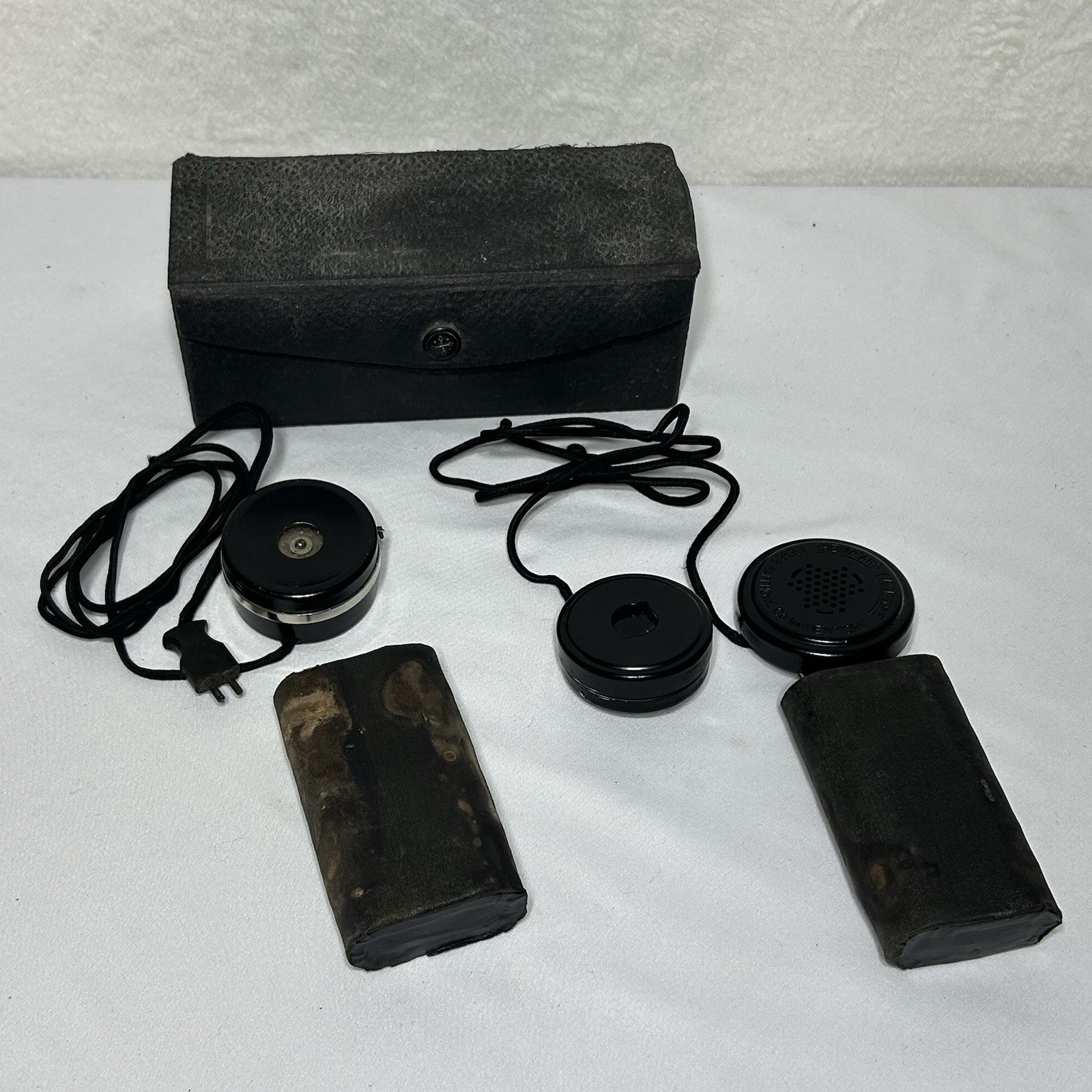 Antique c1925 Mears Ear Phone Carbon Hearing Aid w/ Case Battery Packs Rare