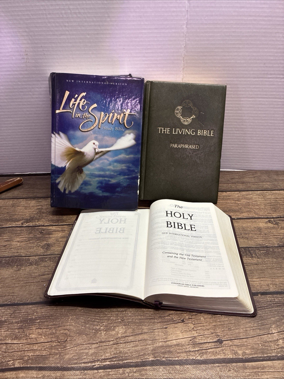NIV Life in the Spirit Study Bible With 2 Extra Bibles