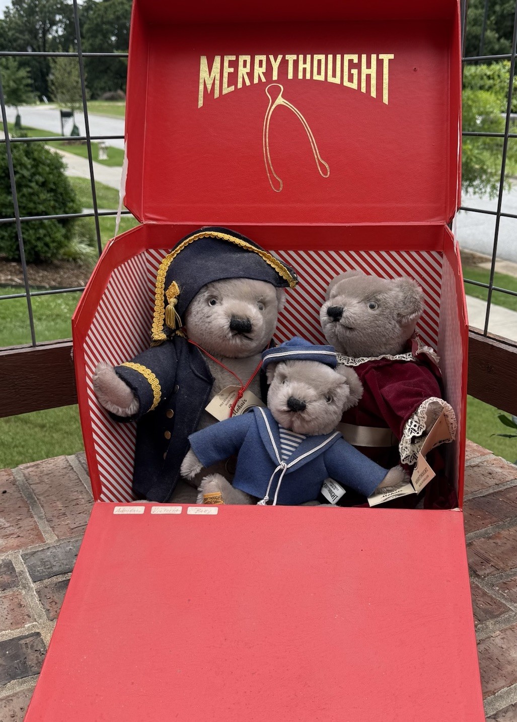 MERRYTHOUGHT TEDDY BEAR MOHAIR FAMILY 56/1000 England In Box Admiral Victoria MERRYTHOUGHT TEDDY BEAR MOHAIR FAMILY 56/1000 England In Box Admiral Victoria