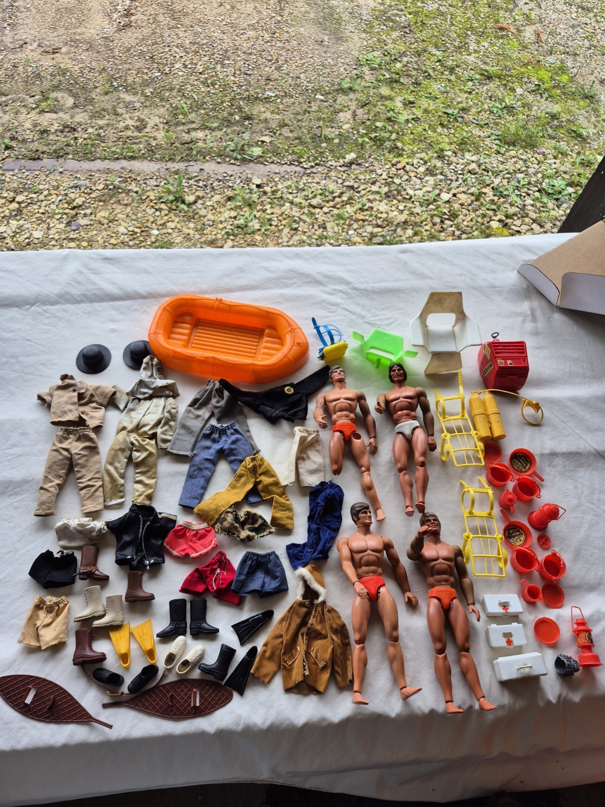 Vintage Mattel Big Jim HUGE Lot Figures Accessories Clothing amd more All Stars