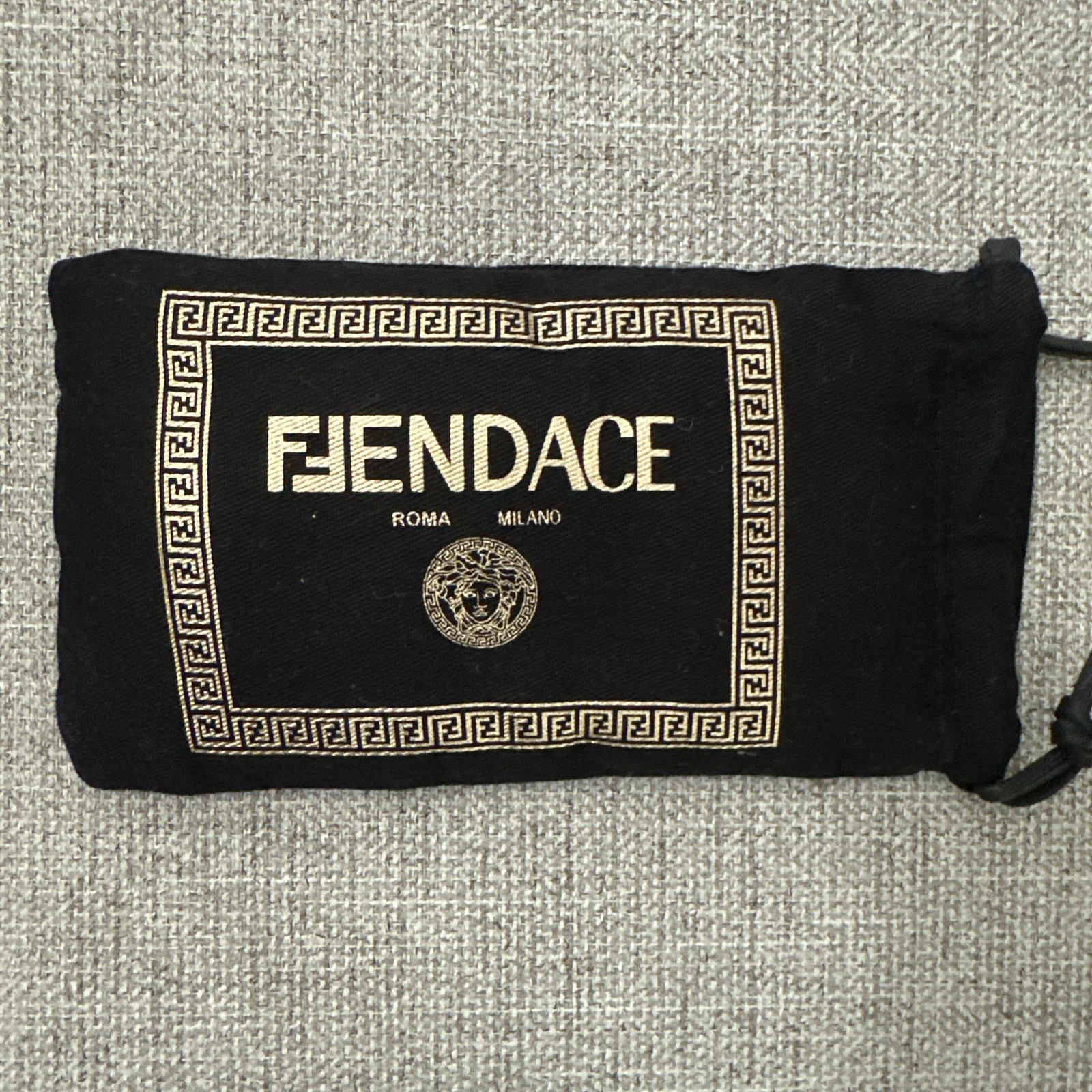 Fendace Black & Gold Padded Drawstring Sunglass Holder Brand New Fendace Black & Gold Padded Drawstring Sunglass Holder Brand New