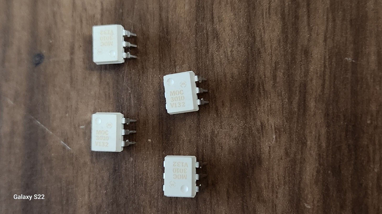 MOTOROLA  MOC3010  OPTO ISOLATIOR SET OF 4