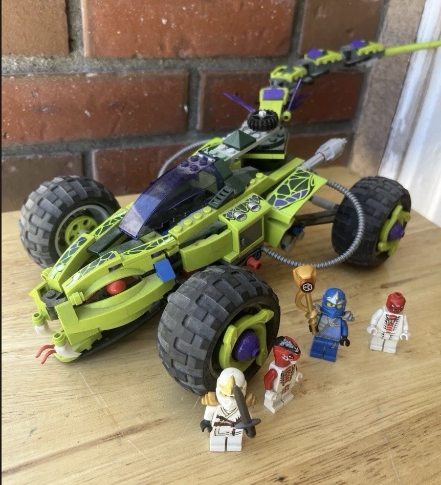 LEGO NINJAGO Fangpyre Truck Ambush 9445 90% Complete Set