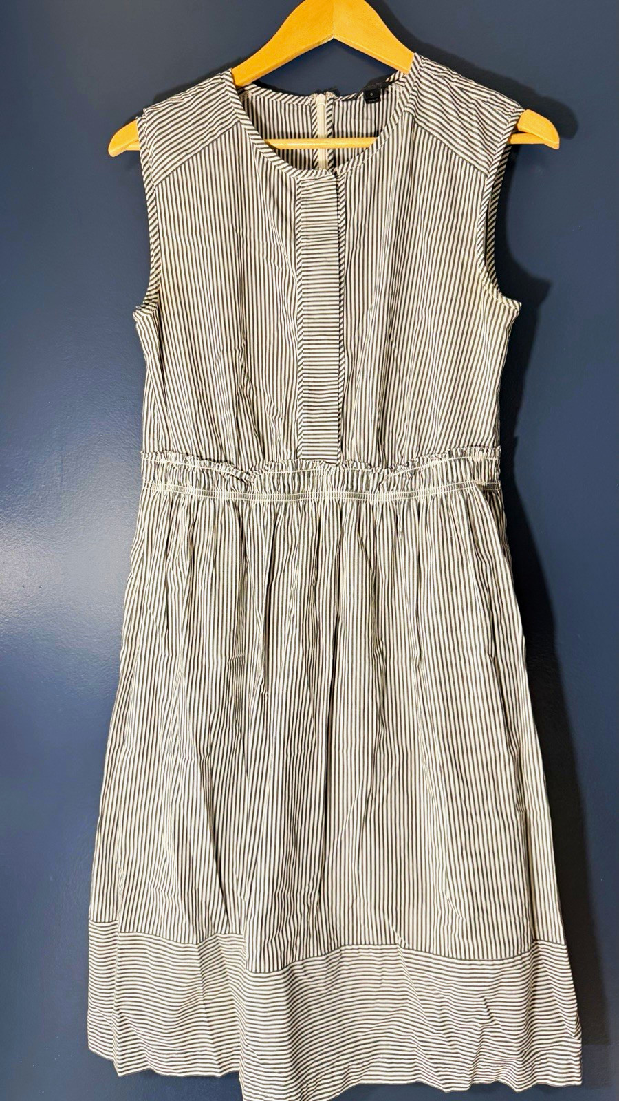 J.CREW Women’s White/Blue Striped Round Neck Sleeveless Knee Dress 6 Pleated J.CREW Women’s White/Blue Striped Round Neck Sleeveless Knee Dress 6 Pleated