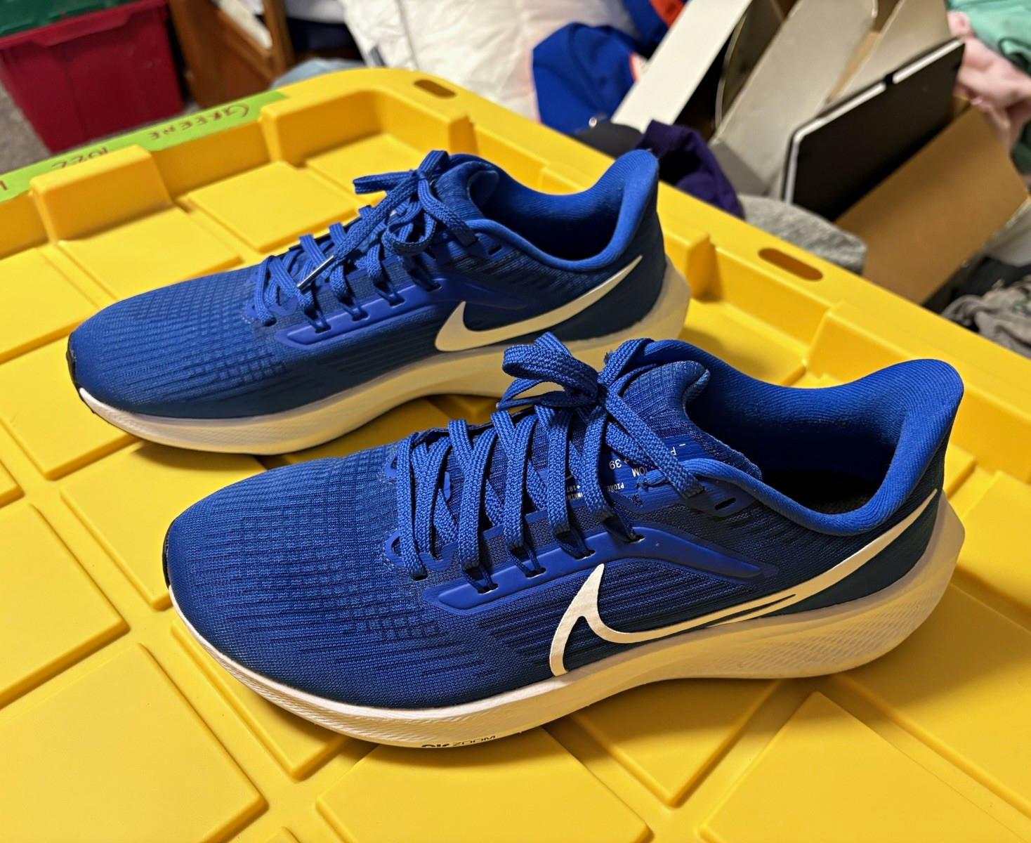 Nike Men’s Blue/White Low Top Lace-Up Athletic Sneakers DM0165-402