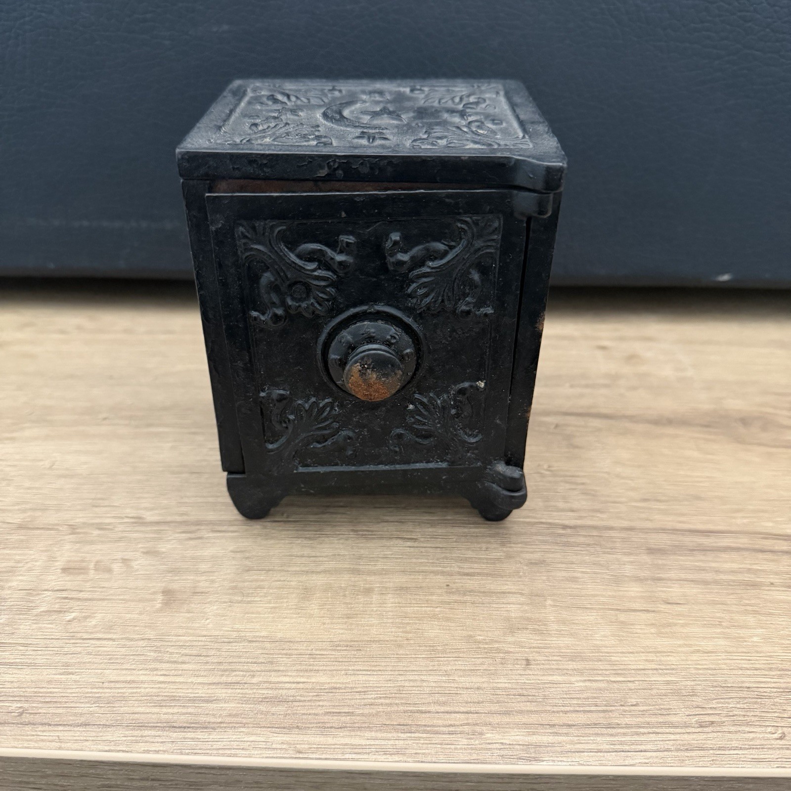 Vintage Cast Iron Safe Bank Moon & Stars Miniature Coin Bank Ornate Door Vintage Cast Iron Safe Bank Moon & Stars Miniature Coin Bank Ornate Door
