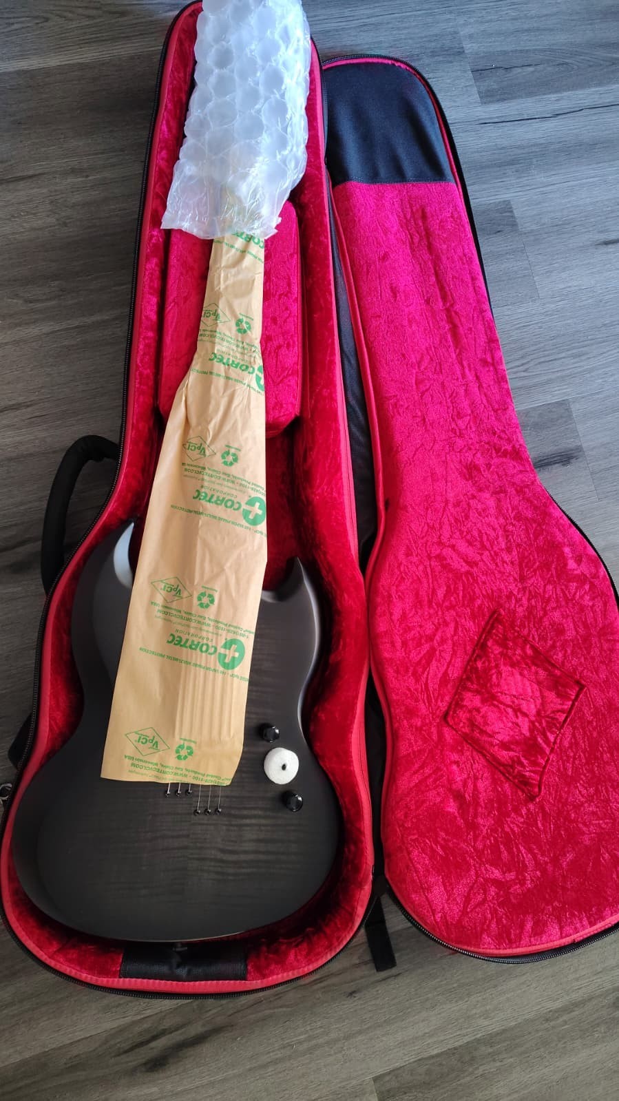 Epiphone SG Prophecy Aged Jet Black Metallic EISGYAJBBN1 + Premium Gig Bag New