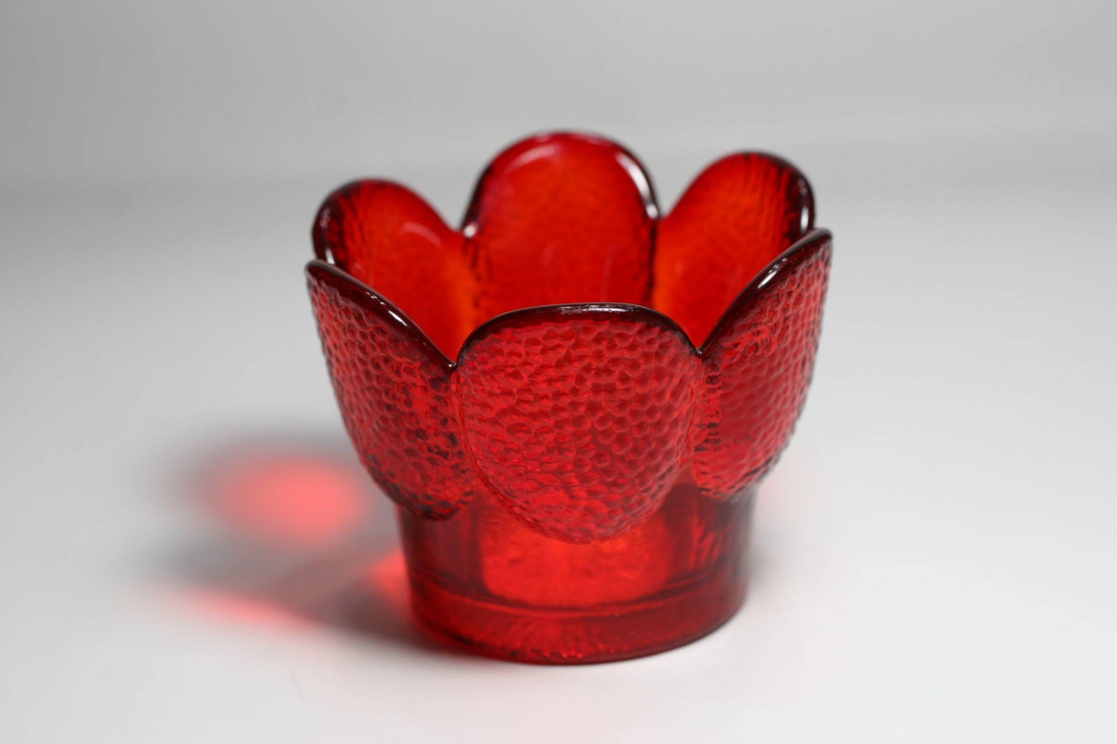 Viking MCM Glass Red Amberina 6 Petal Candle Holder Pebble Texture w /Sticker