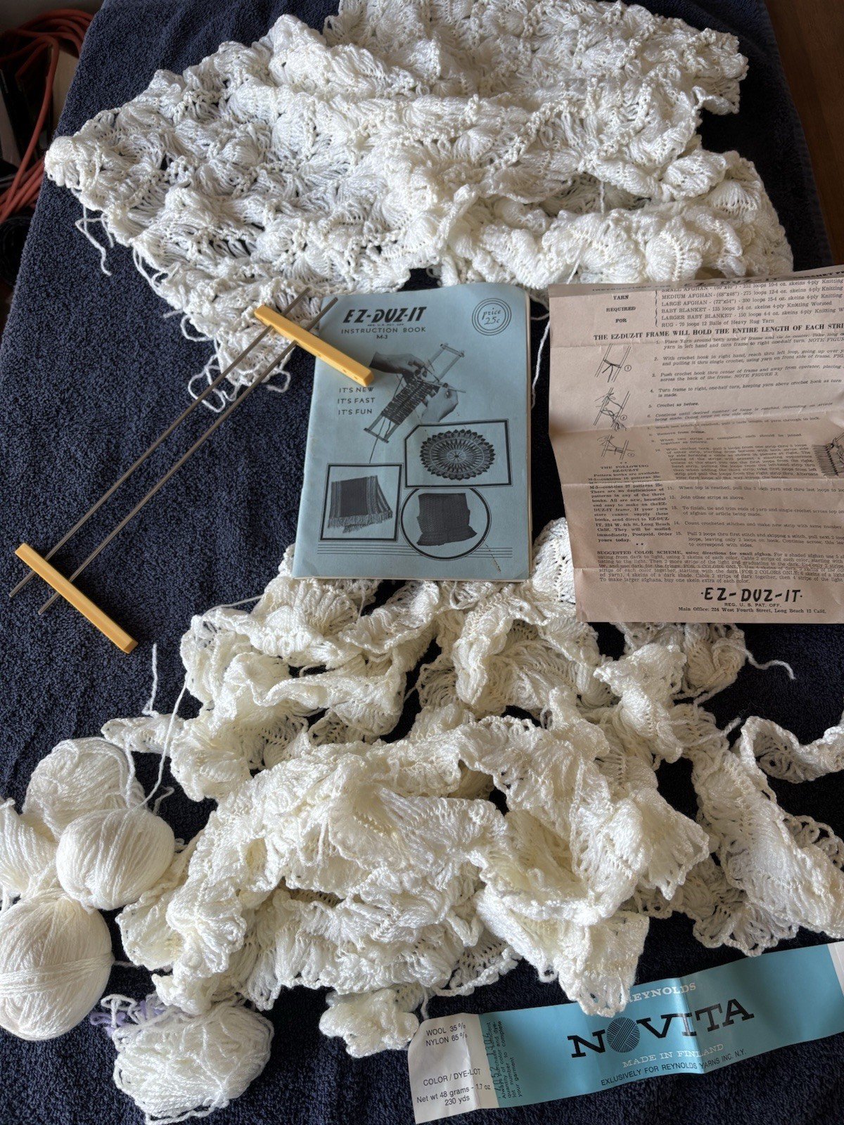 EZ-DUZ-IT Crochet Frame Vtg 1940\'s Patterns and instruction book &work to finish