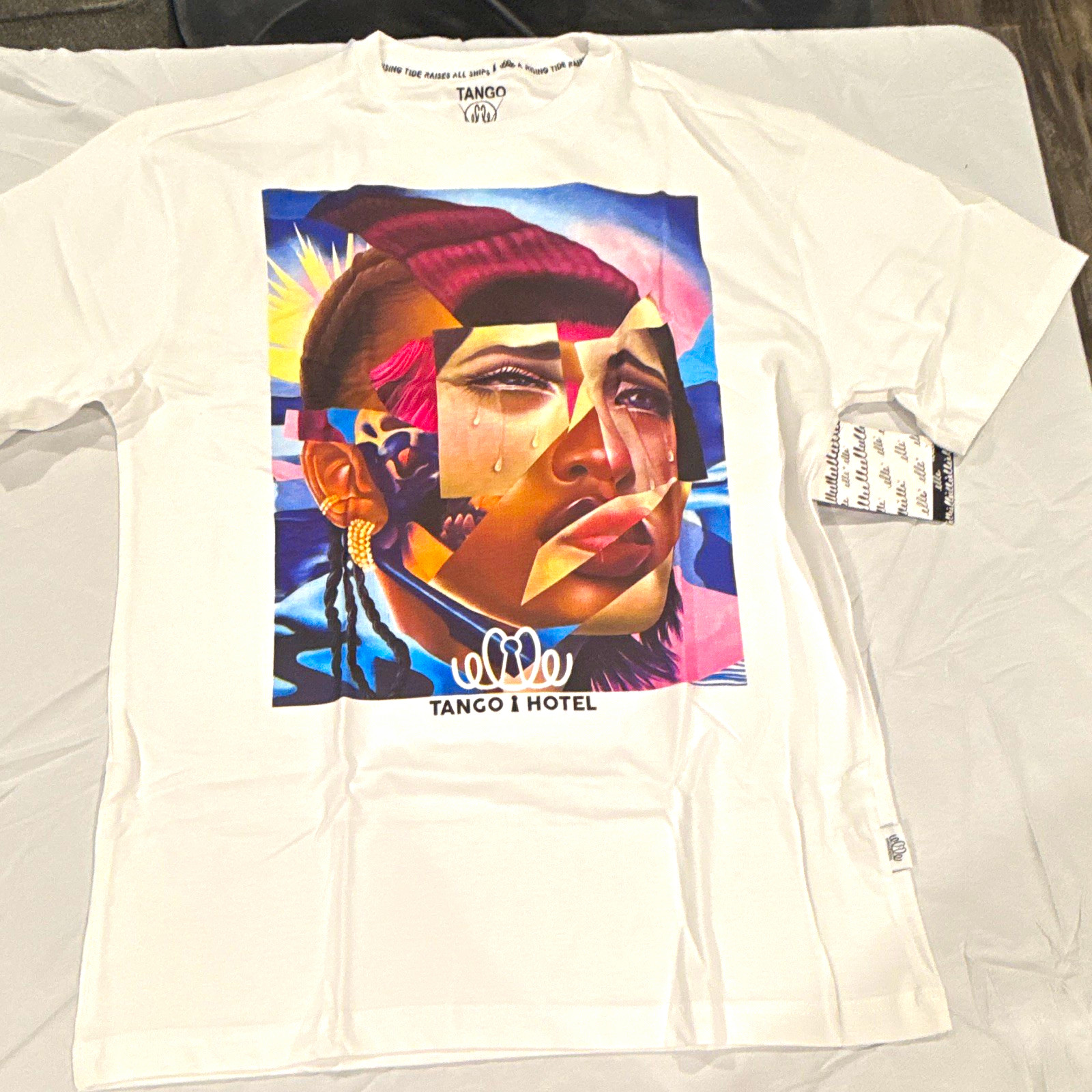 Tango Hotel Men\'s White Graphic Print Logo Crew Neck Short Sleeve T-Shirt L