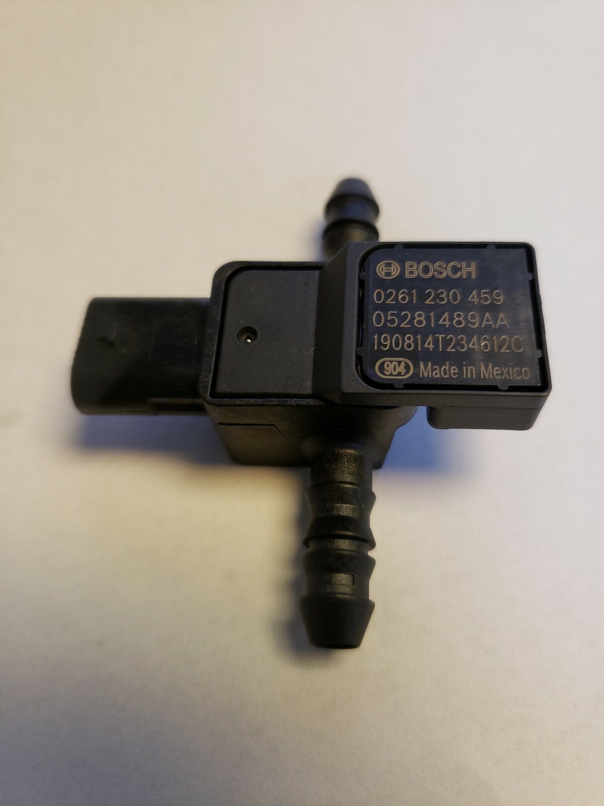 (8) GENUINE OEM BOSCH DIFF PRESSURE SENSOR Evap Fugas Pacifica Jeep 05281489AA