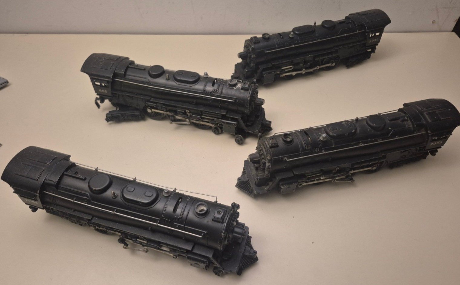 Lot of 4 Lionel O Gauge Hudson Type 4-6-4-Locos - x3 #2055, x1 #685 Lot of 4 Lionel O Gauge Hudson Type 4-6-4-Locos - x3 #2055, x1 #685