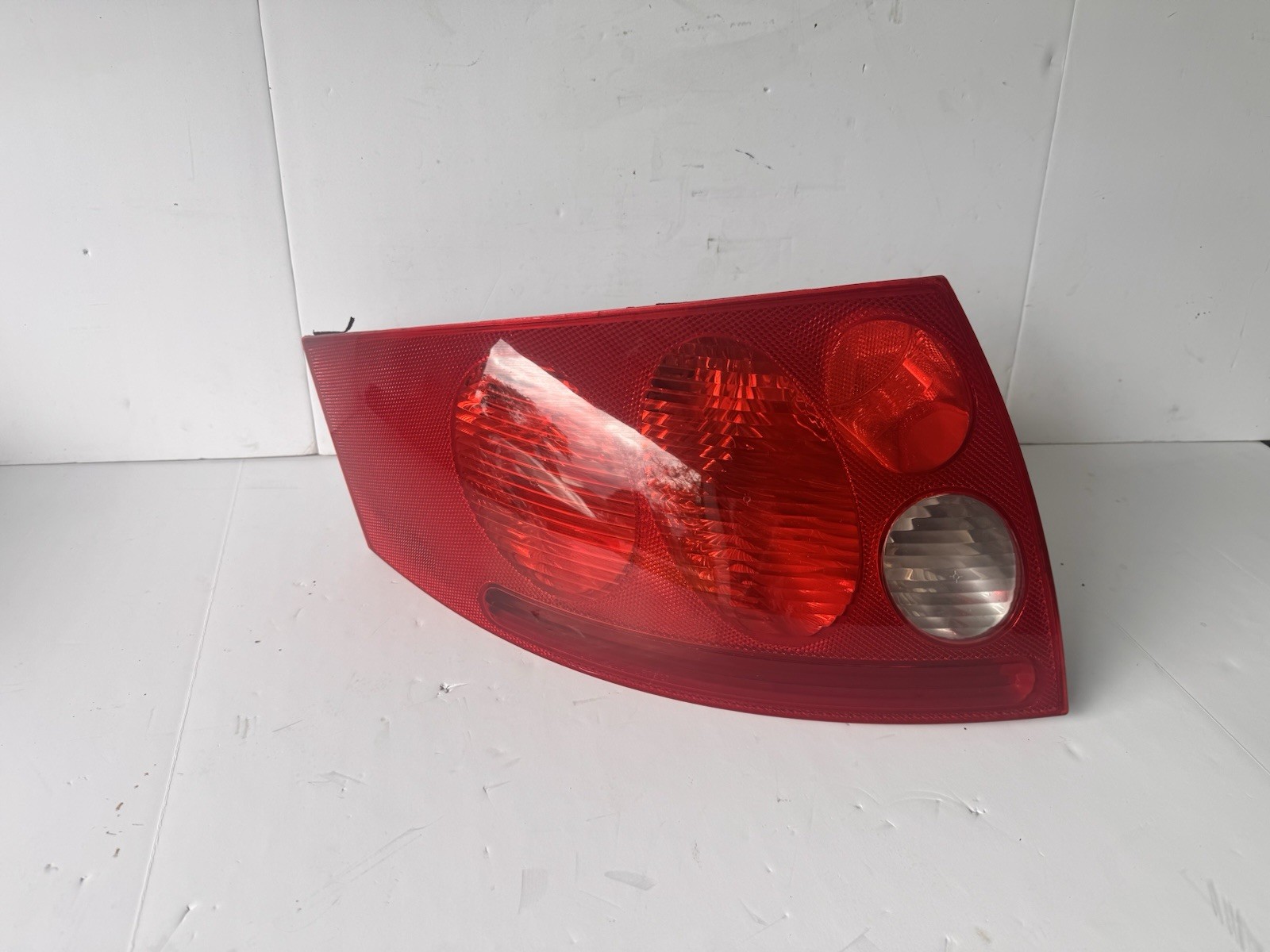 2000-2006 Audi TT LEFT DRIVER SIDE Taillight Tail Lamp Light Assembly OEM 2000-2006 Audi TT LEFT DRIVER SIDE Taillight Tail Lamp Light Assembly OEM