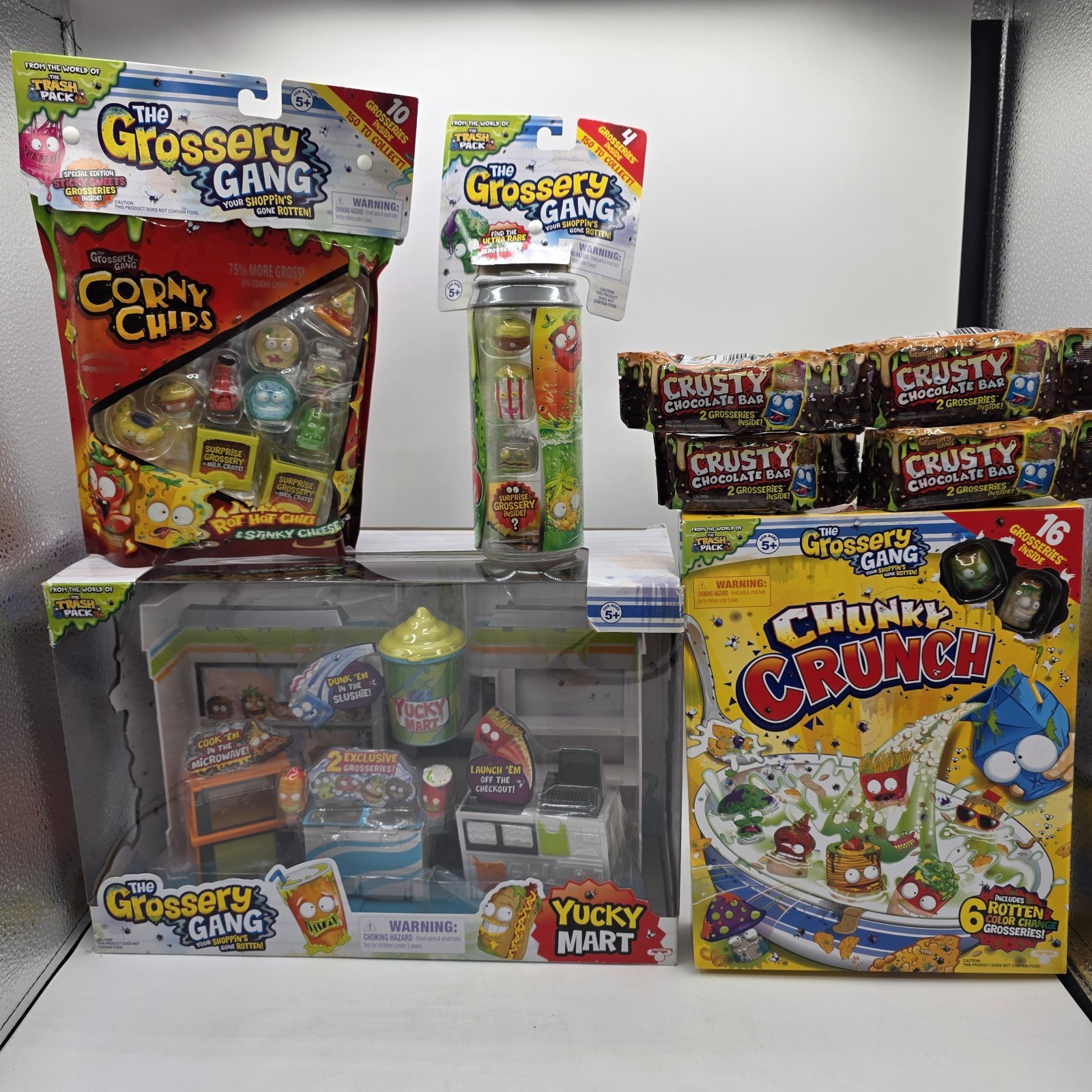 Grossery Gang Lot Yucky Mart Playset, Chunky Crunch, Corny Chips, Soda, 4 Bars 