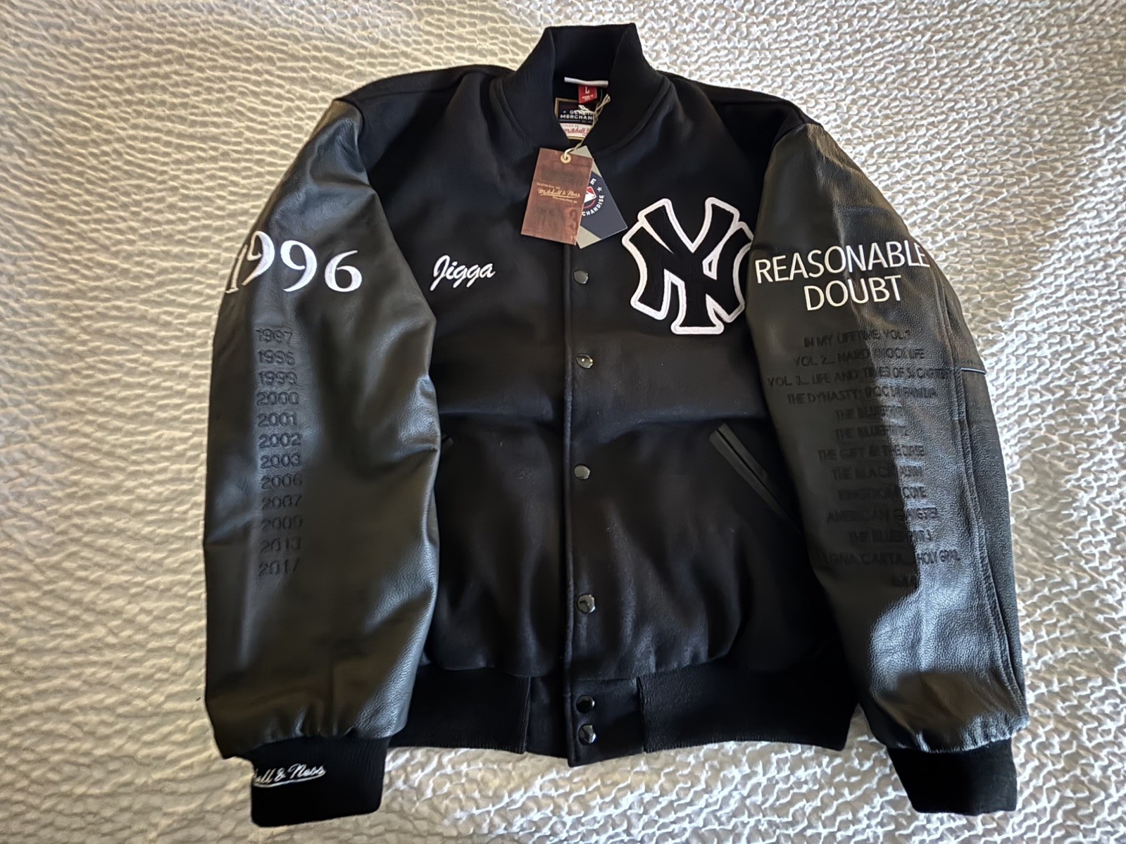 Jay-Z Reasonable Doubt  New York Yankees Mitchell & Ness Jacket Size - Large 