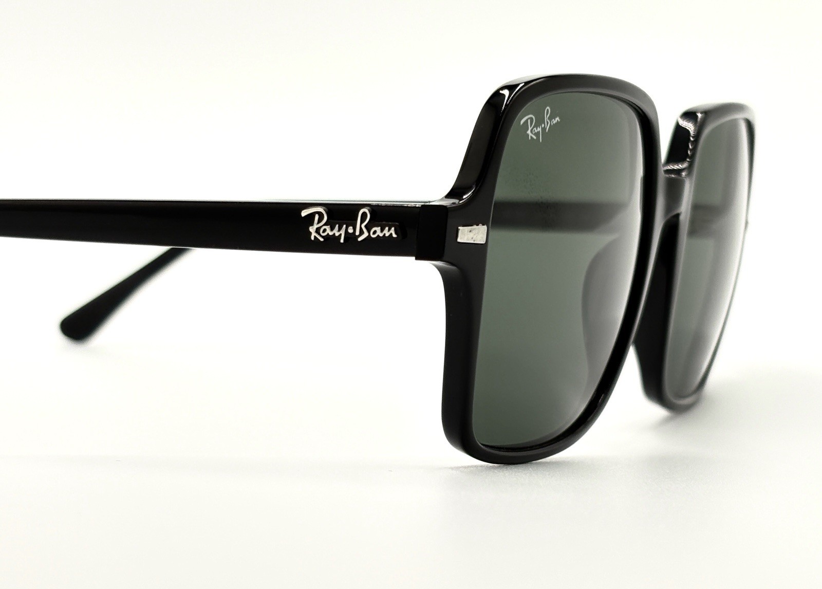 Ray-Ban RB1973 Women’s Fashion Sunglasses Large Square Frame Black Polished Ray-Ban RB1973 Women’s Fashion Sunglasses Large Square Frame Black Polished
