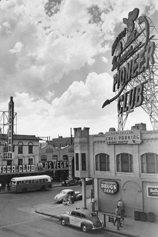 Las Vegas 1940\'s 8.5x11 Photo Reprint