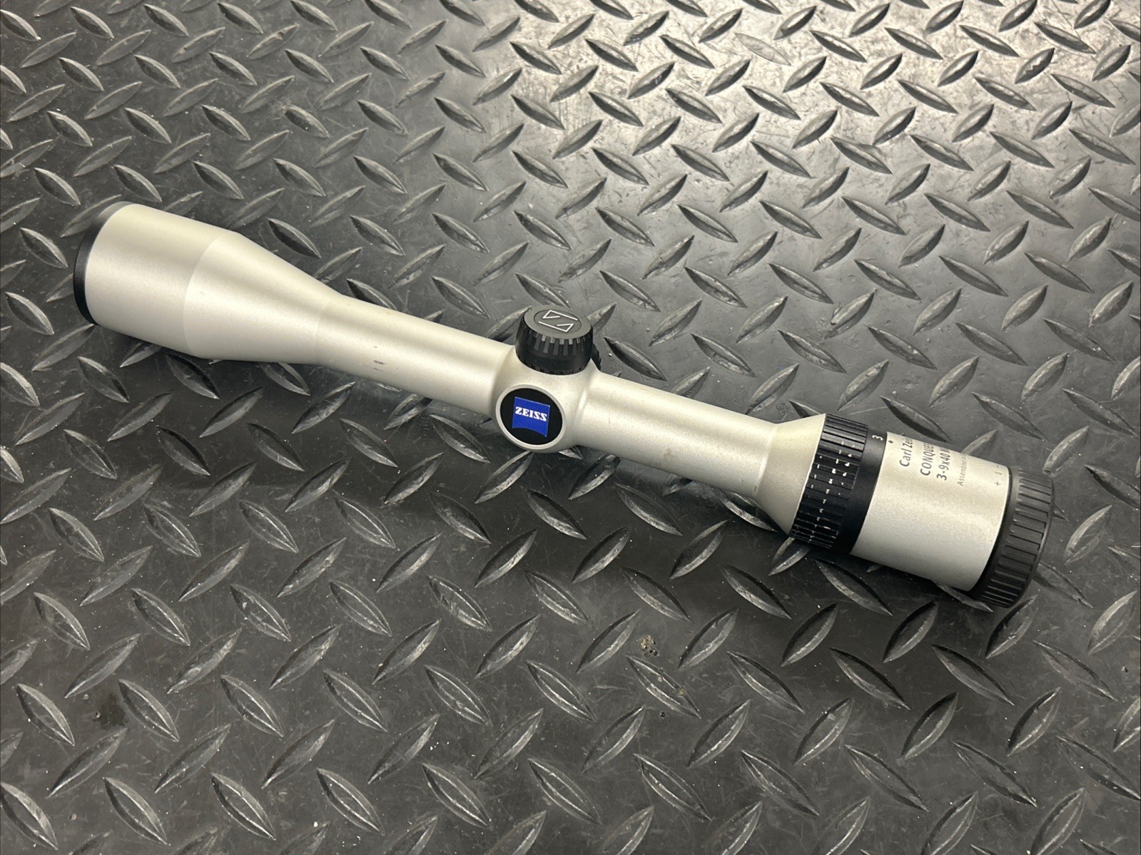 Carl Zeiss Conquest 3-9x40 MC Silver Stainless Scope Good shape FREE PRIORITY Carl Zeiss Conquest 3-9x40 MC Silver Stainless Scope Good shape FREE PRIORITY