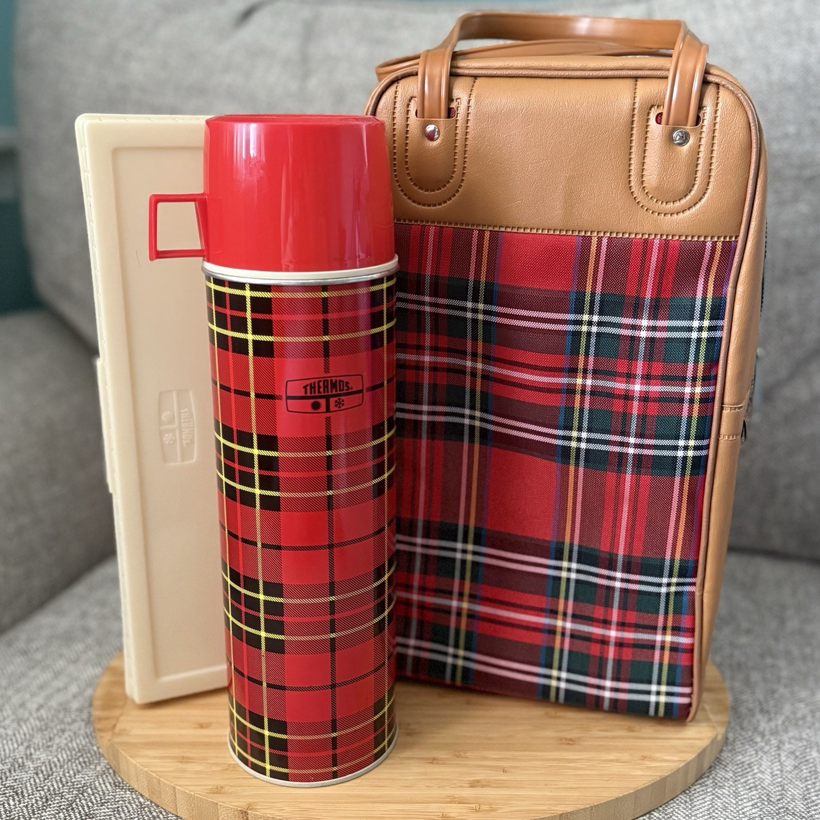 VTG 1973 King Seeley Thermos Tartan Plaid Picnic Set Thermos & Food Storage Box