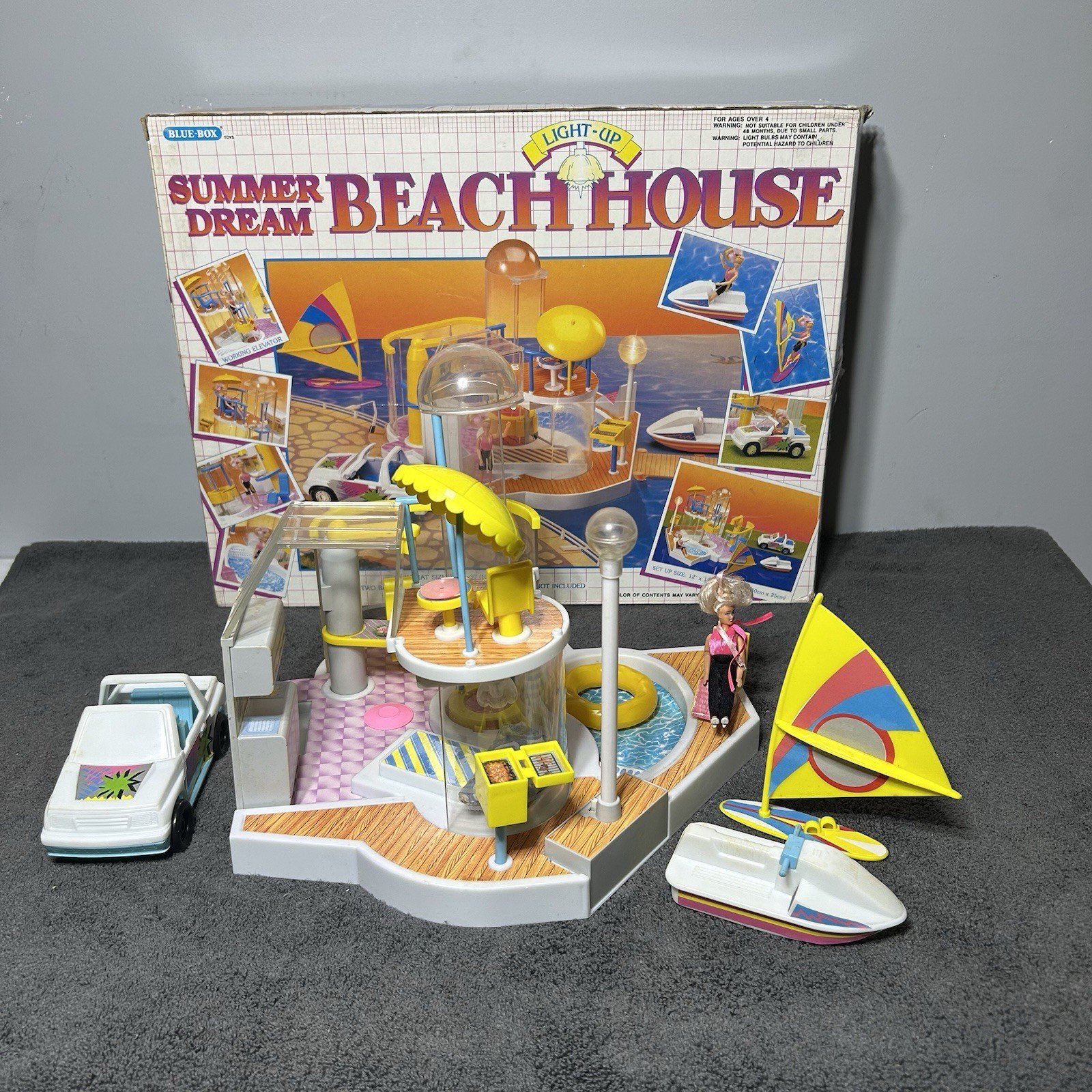 Vintage Summer Dream Beach House Doll Playset Lights Up - Incomplete 