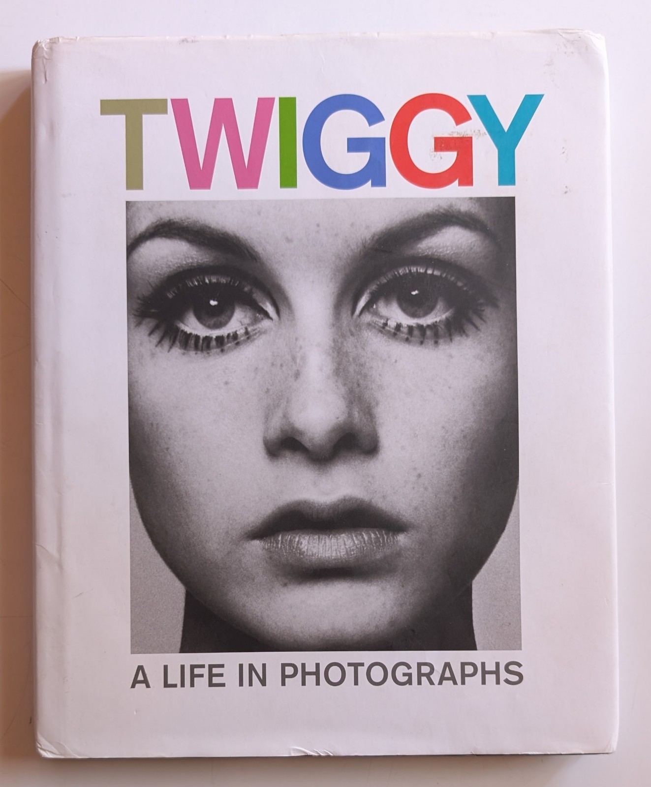 Twiggy: A Life in Photographs (Hardcover Book, USED) Twiggy: A Life in Photographs (Hardcover Book, USED)