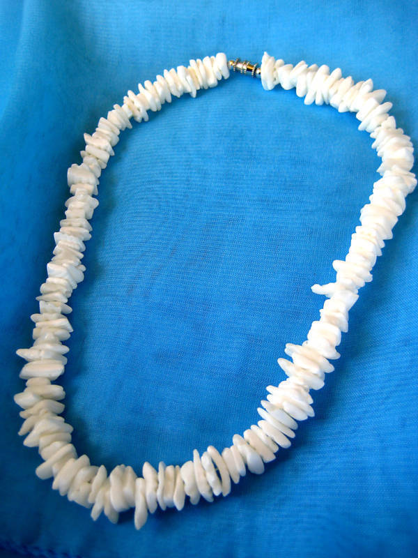 Wholesale Lot Hawaiian Jewelry White Puka Shell Necklace 16\