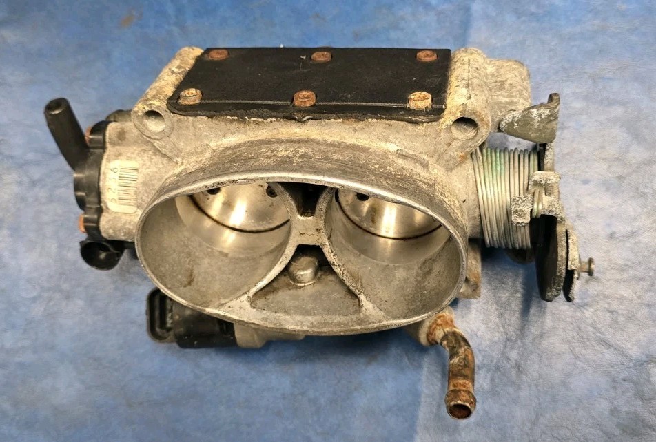 94-97 LT1 V8 CORVETTE CAMARO FIREBIRD TRANS AM THROTTLE BODY OEM ROCHESTER 94-97 LT1 V8 CORVETTE CAMARO FIREBIRD TRANS AM THROTTLE BODY OEM ROCHESTER