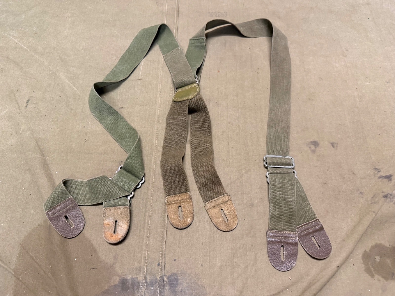 ORIGINAL WWII US ARMY AIRBORNE PARATROOPER M1943 TROUSERS SUSPENDERS ORIGINAL WWII US ARMY AIRBORNE PARATROOPER M1943 TROUSERS SUSPENDERS