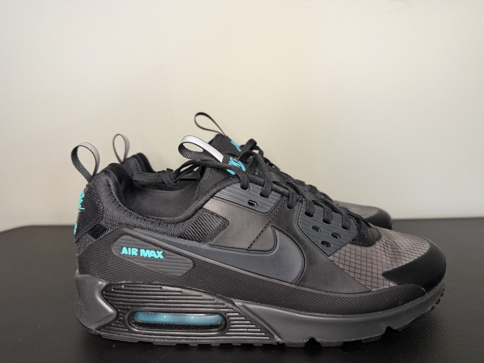 NEW Nike Air Max 90 Drift, Men’s 10.5, Black and Turquoise Accents